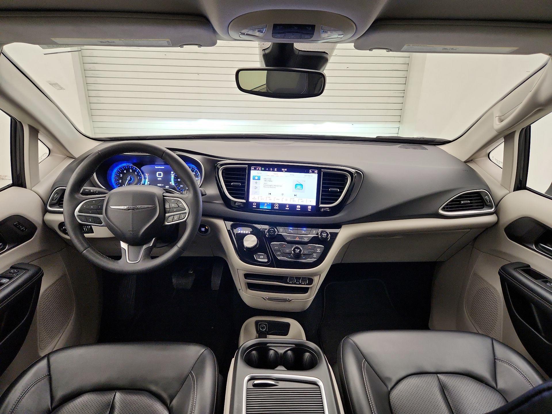 Thumbnail: 2023 Chrysler Pacifica - 9