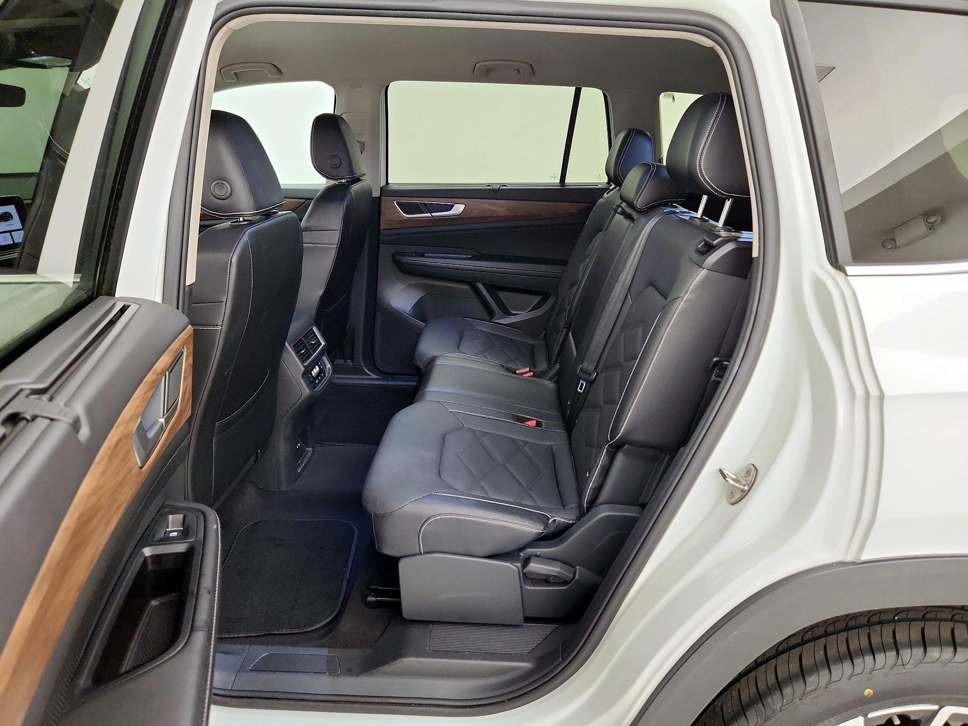 Thumbnail: 2024 Volkswagen Atlas - 19