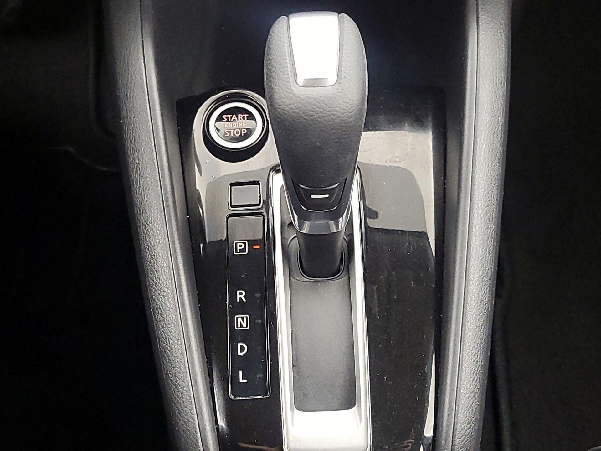 Thumbnail: 2020 Nissan Kicks - 17