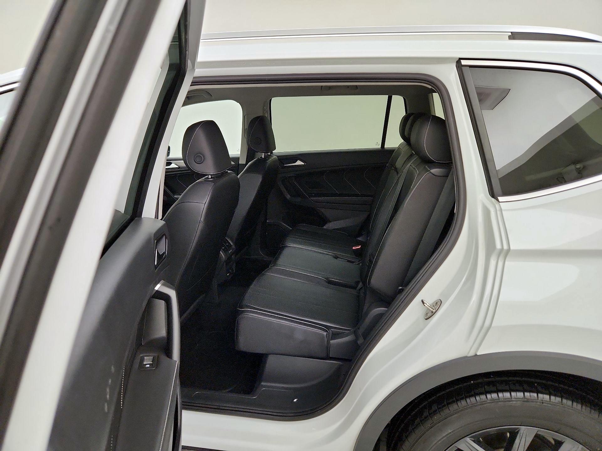 Thumbnail: 2024 Volkswagen Tiguan - 19