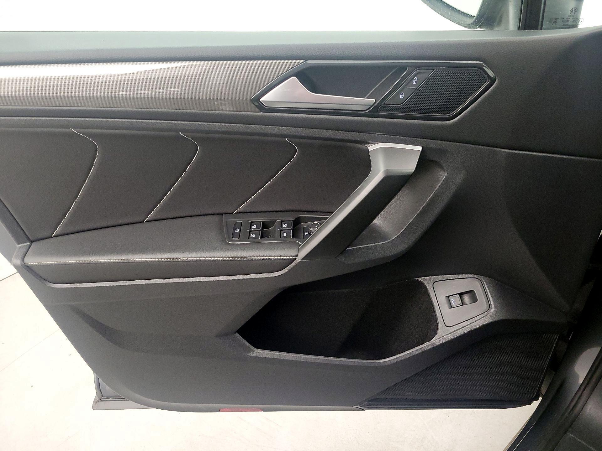 Thumbnail: 2024 Volkswagen Tiguan - 12