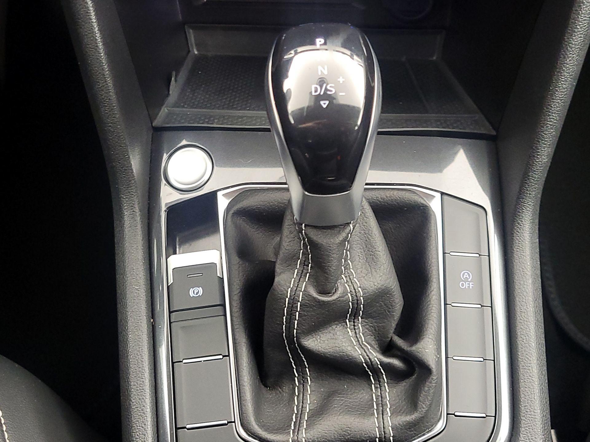 Thumbnail: 2024 Volkswagen Tiguan - 18