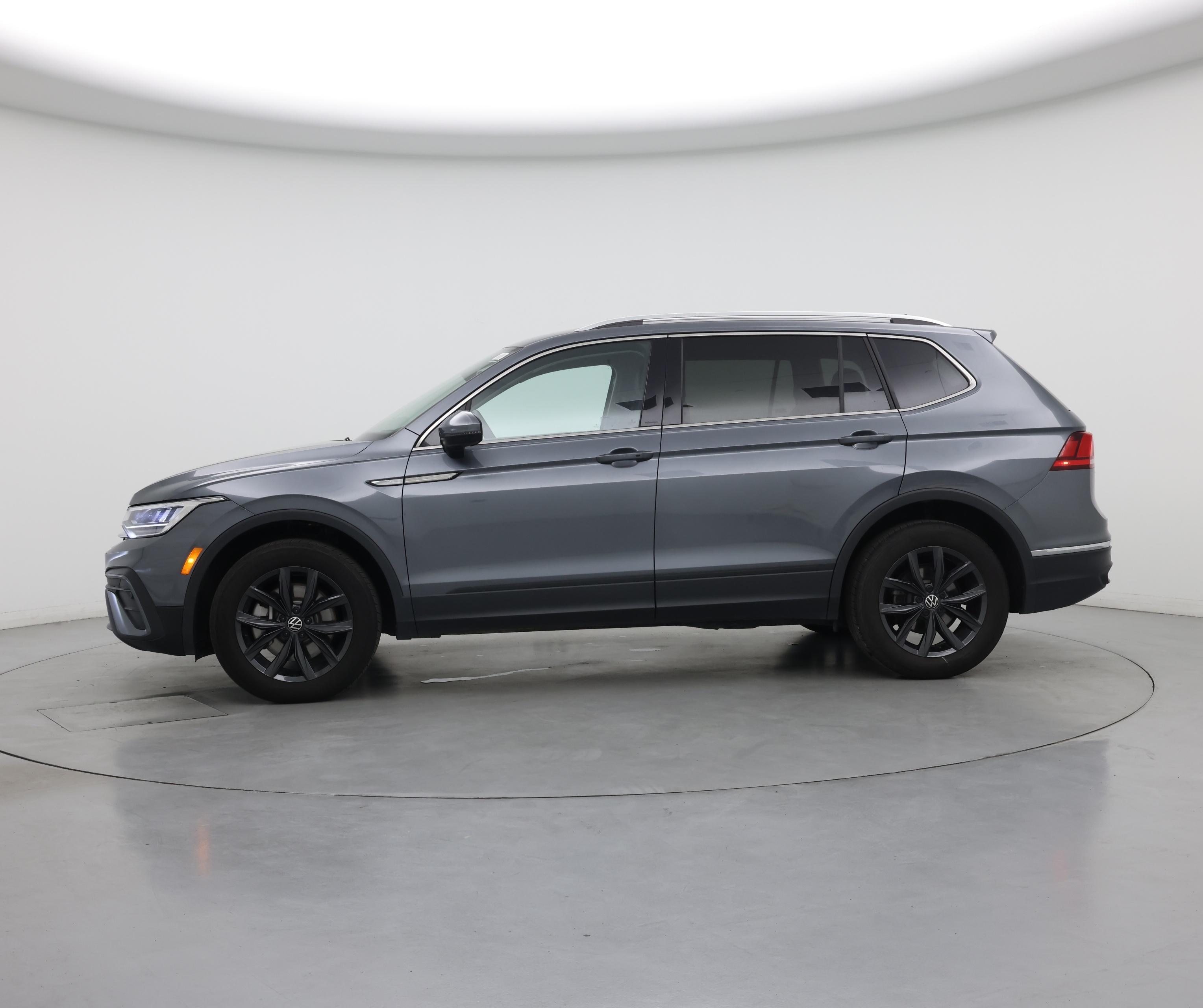 Thumbnail: 2024 Volkswagen Tiguan - 3