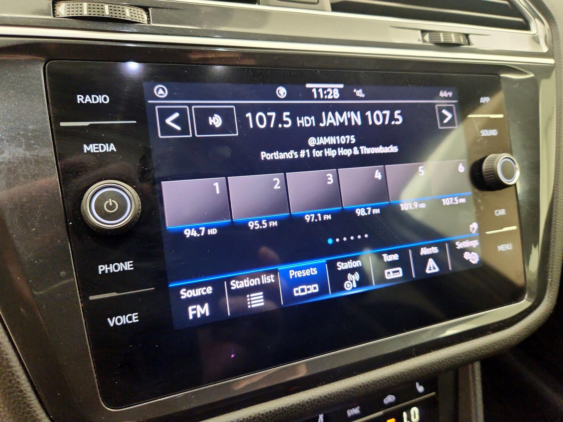 Thumbnail: 2024 Volkswagen Tiguan - 15