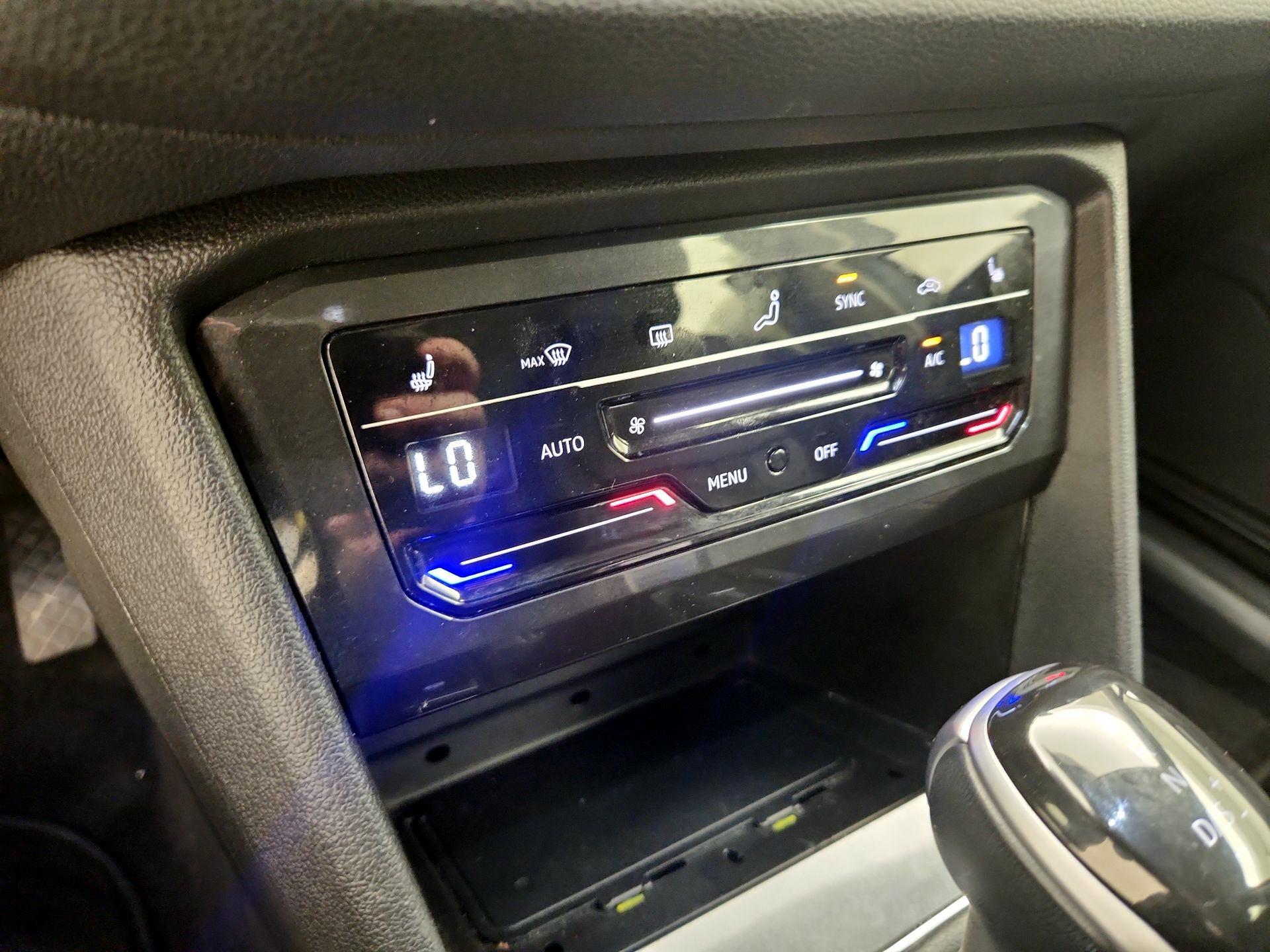 Thumbnail: 2024 Volkswagen Tiguan - 16