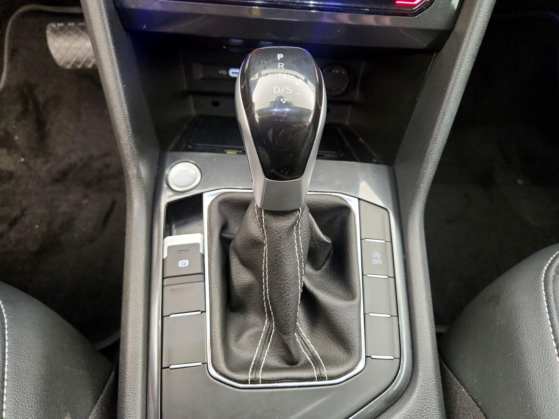 Thumbnail: 2024 Volkswagen Tiguan - 17