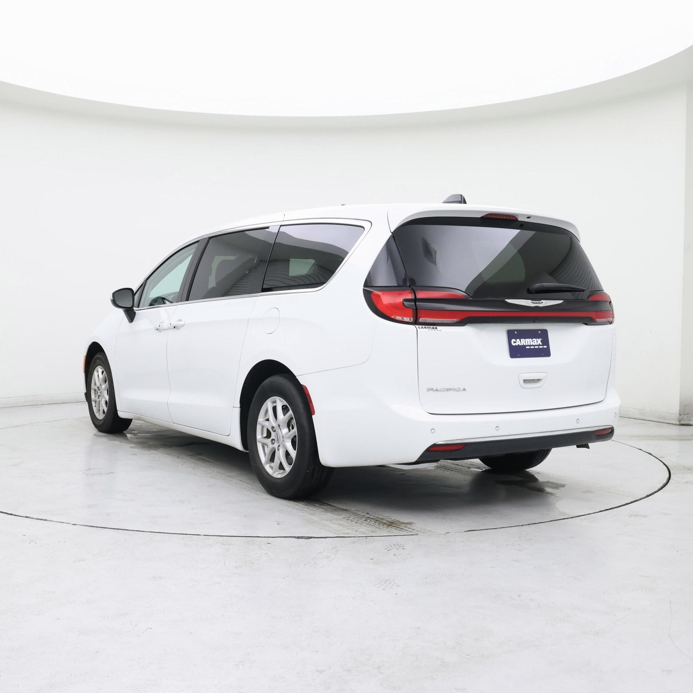 Thumbnail: 2023 Chrysler Pacifica - 2