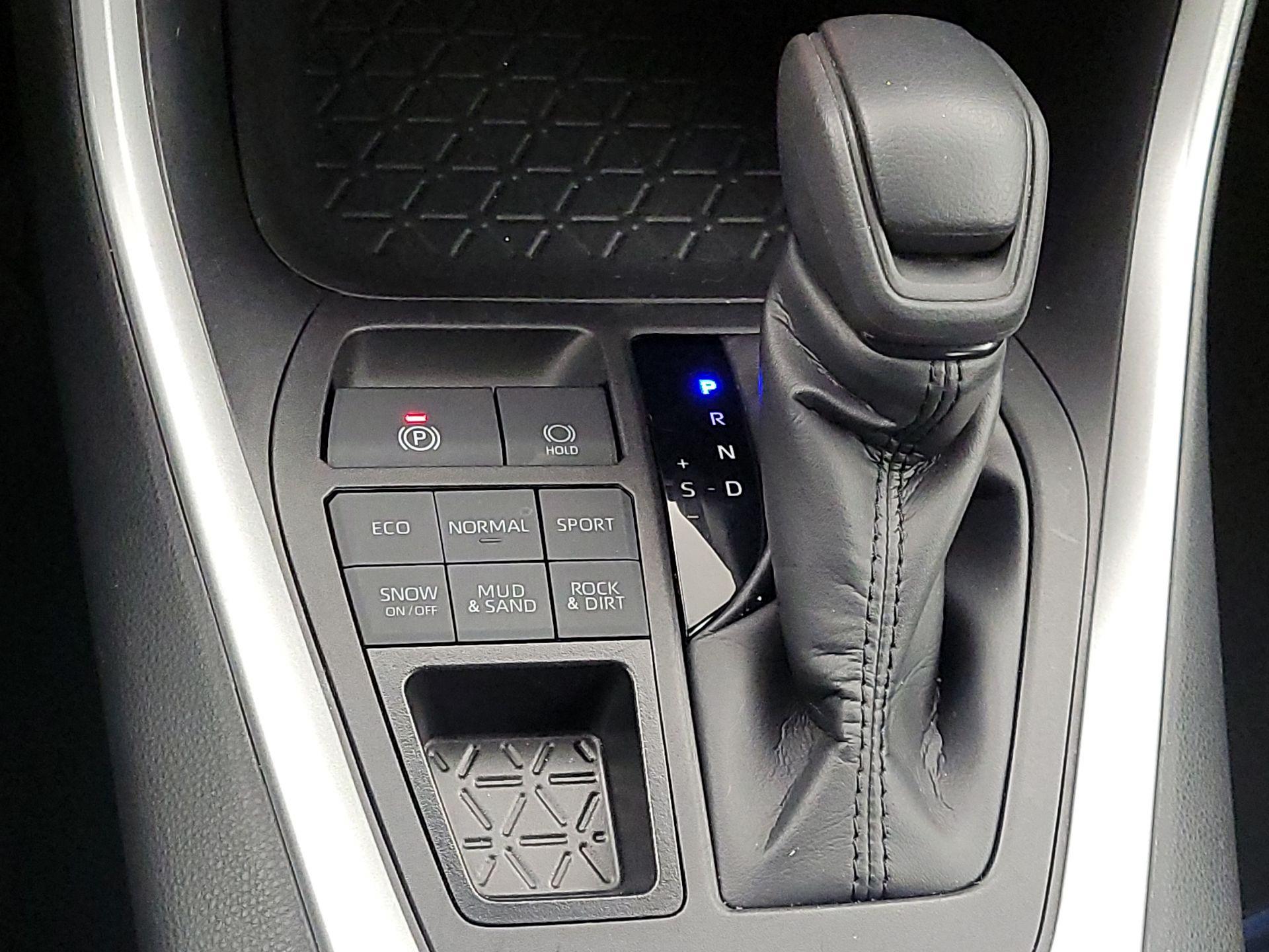 Thumbnail: 2024 Toyota RAV4 - 18