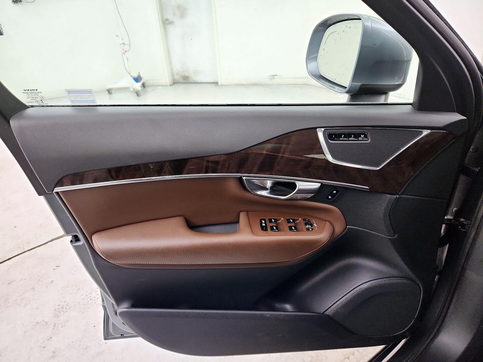 Thumbnail: 2019 Volvo XC90 - 12