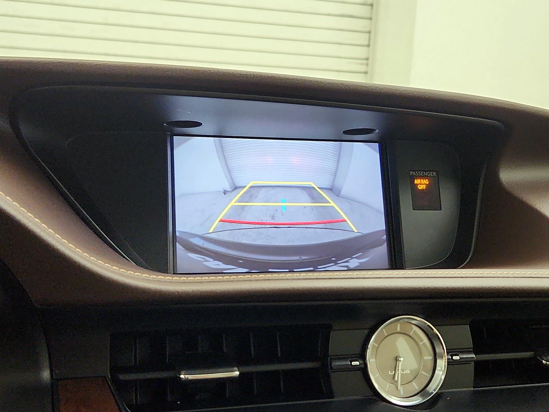 Thumbnail: 2017 Lexus ES - 15