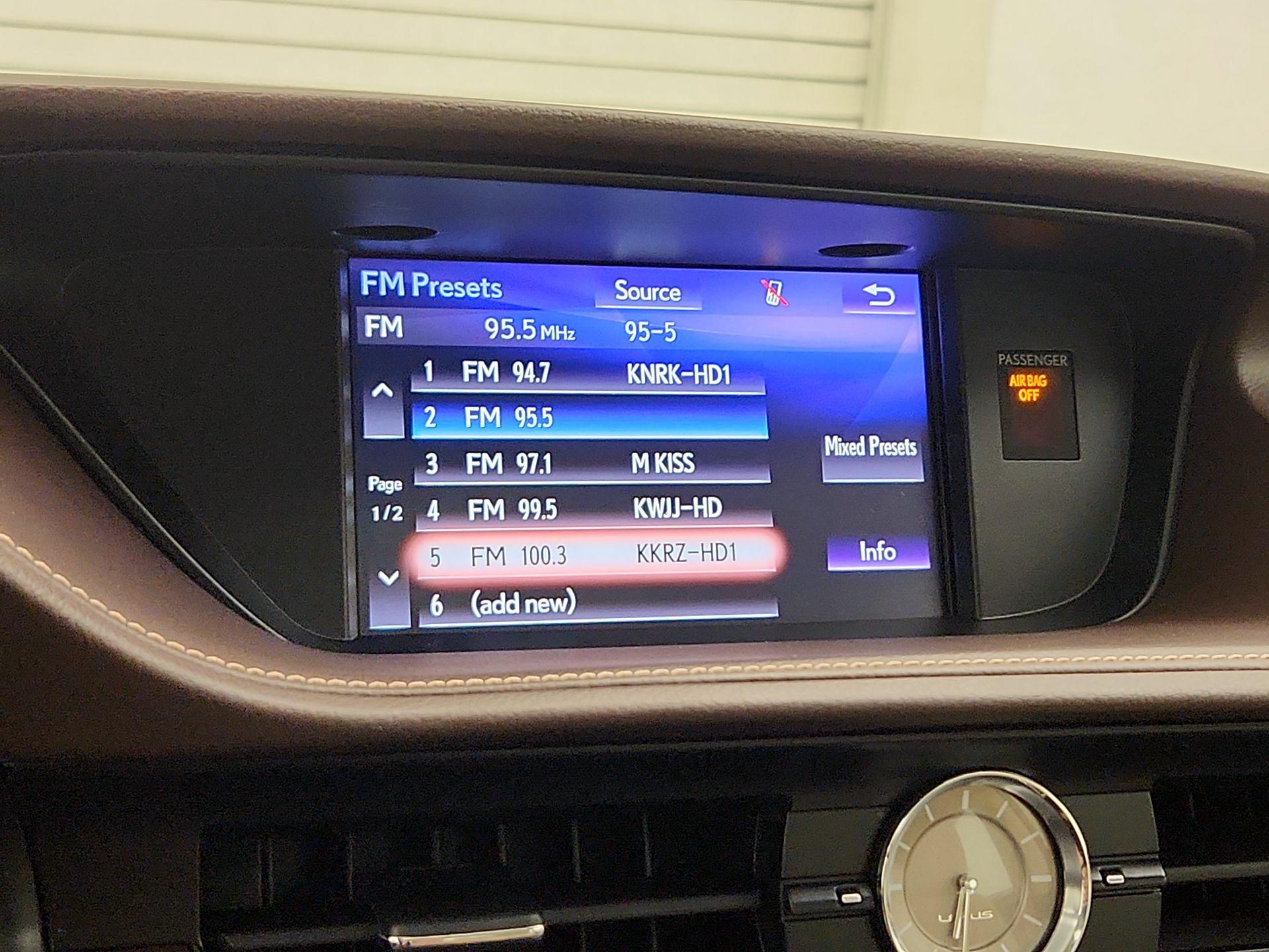 Thumbnail: 2017 Lexus ES - 16