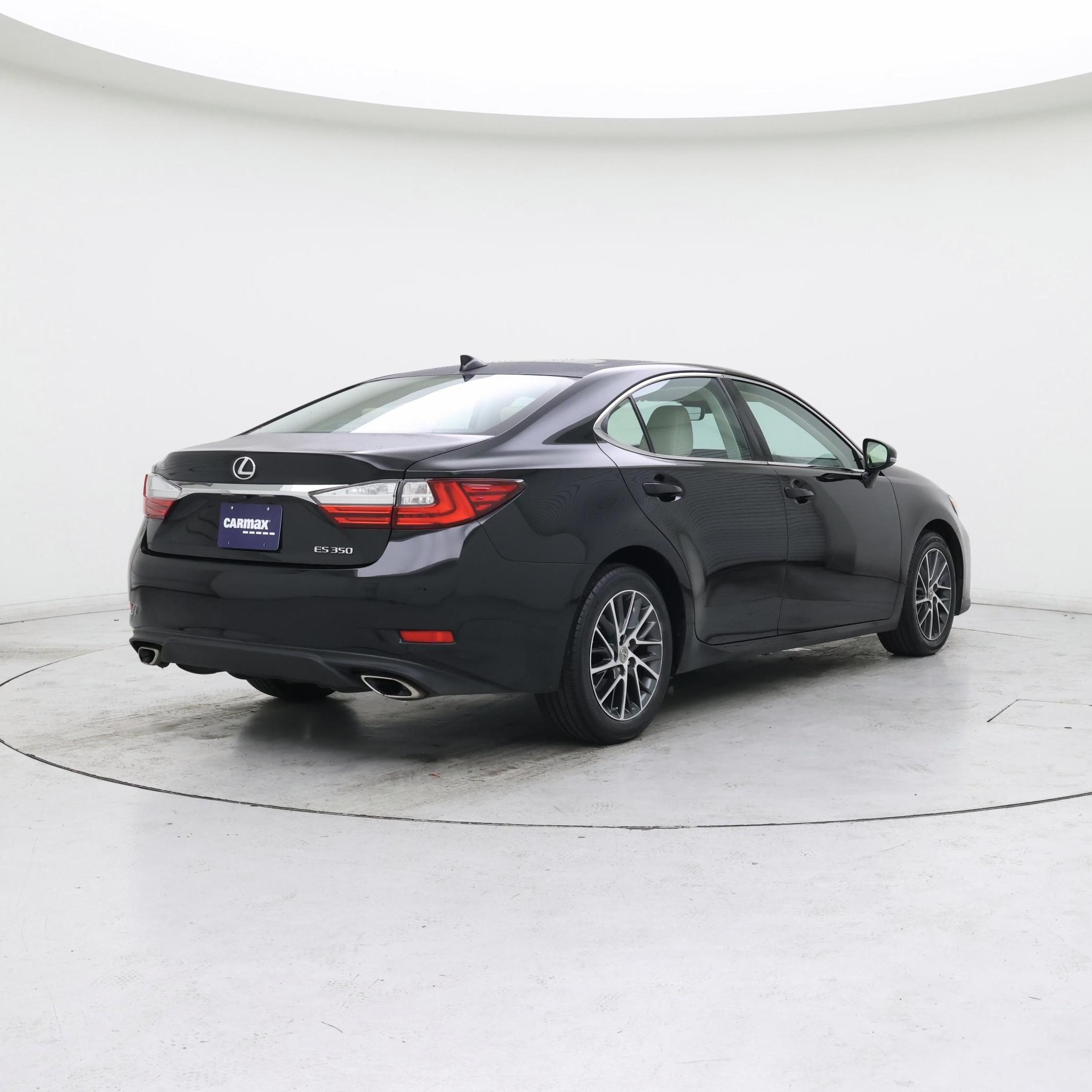 Thumbnail: 2017 Lexus ES - 8