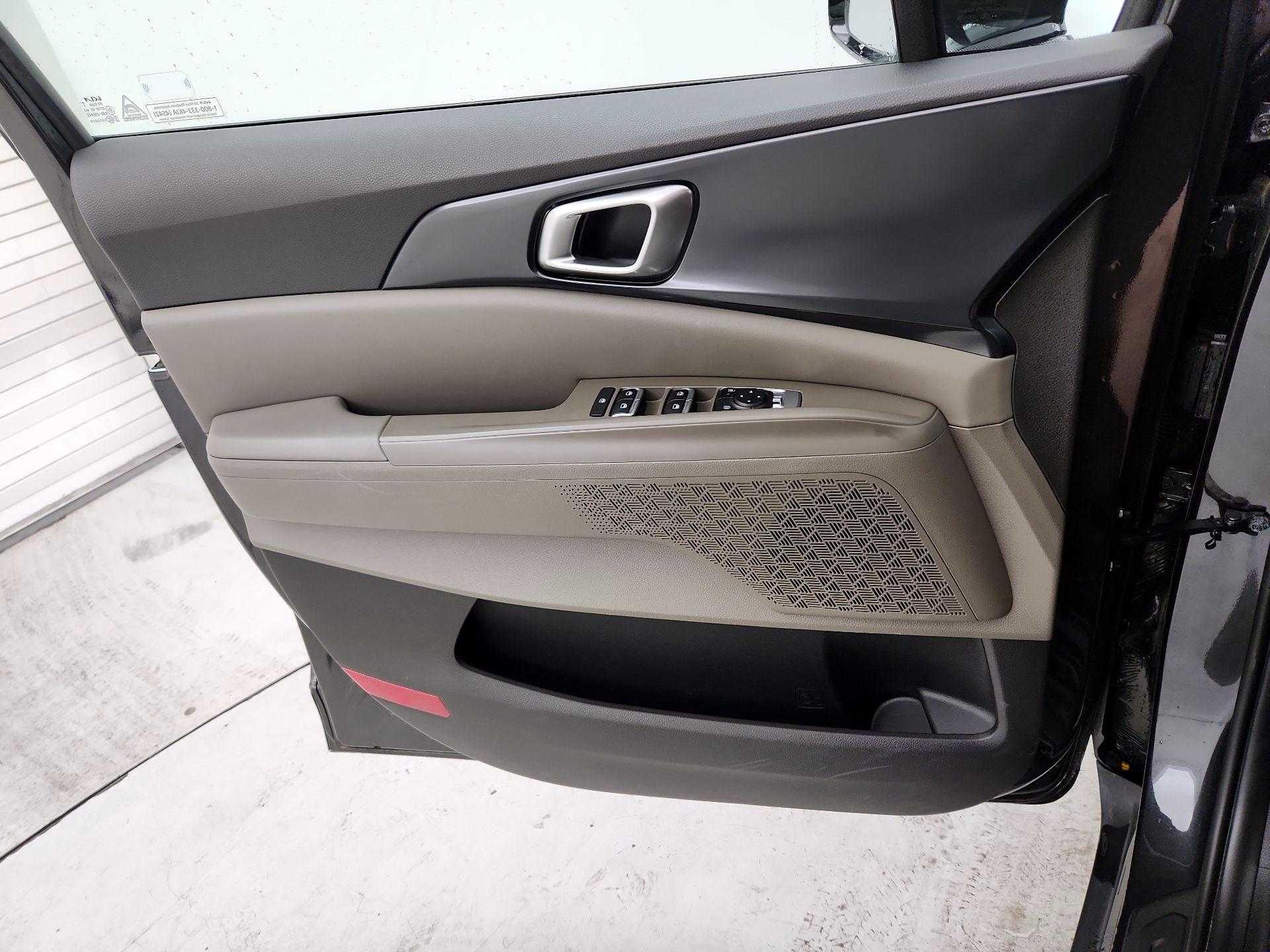 Thumbnail: 2025 Kia Carnival - 12