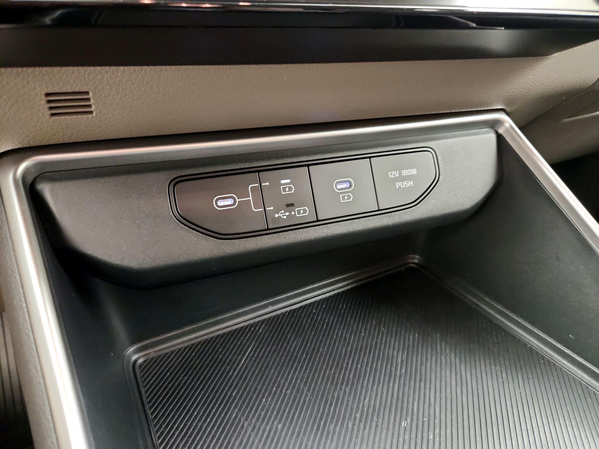 Thumbnail: 2025 Kia Carnival - 19