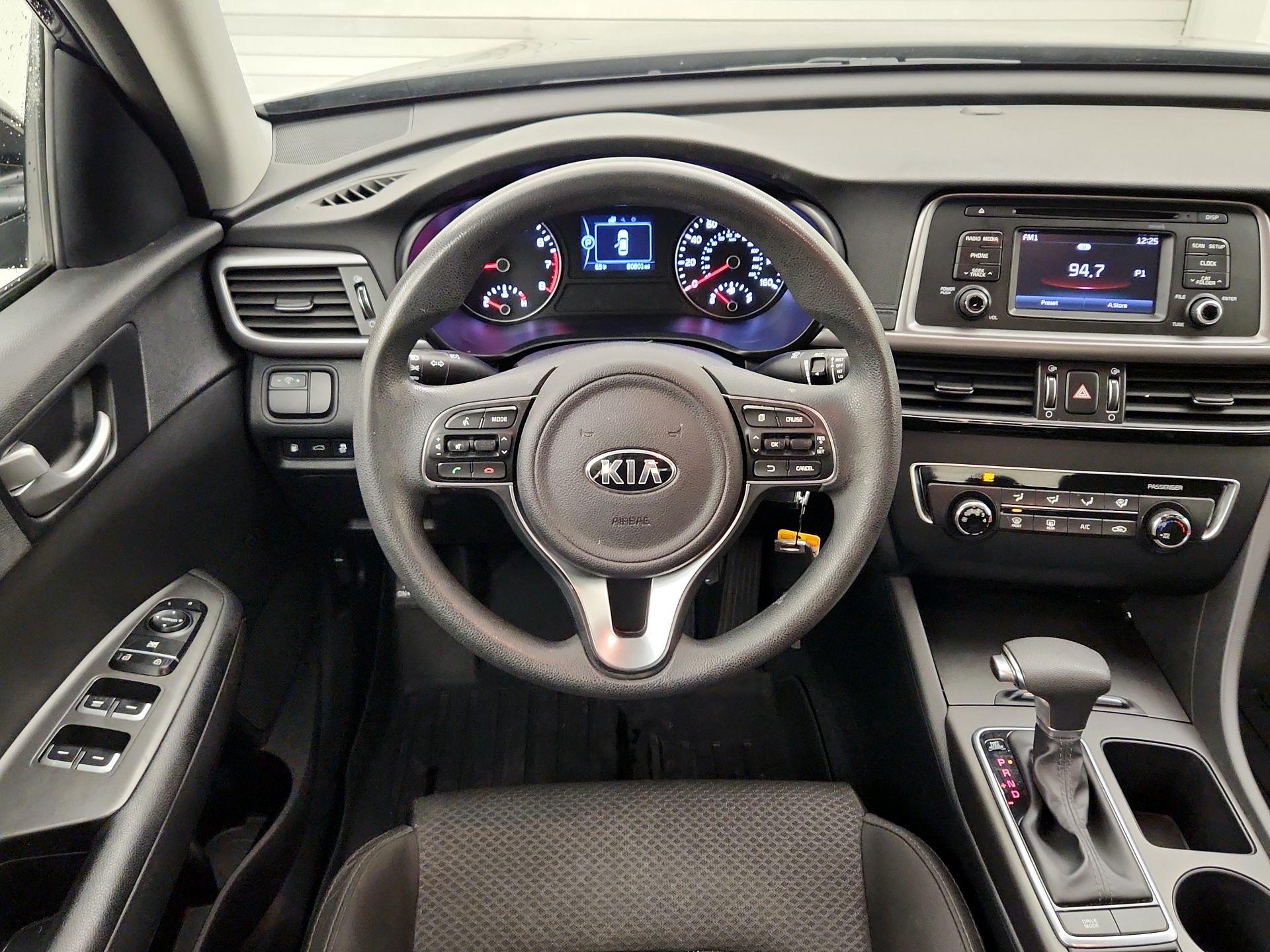 Thumbnail: 2016 Kia Optima - 10