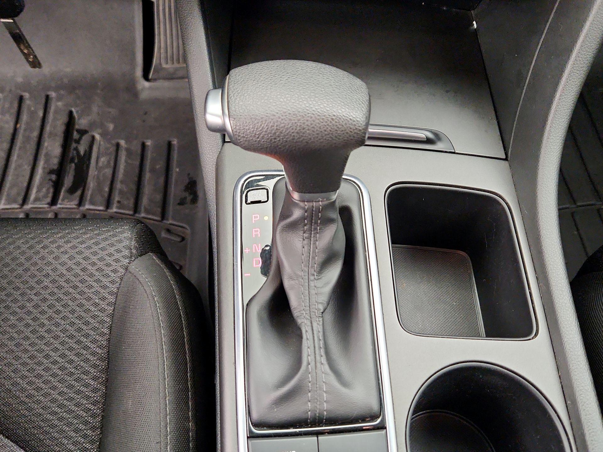 Thumbnail: 2016 Kia Optima - 17