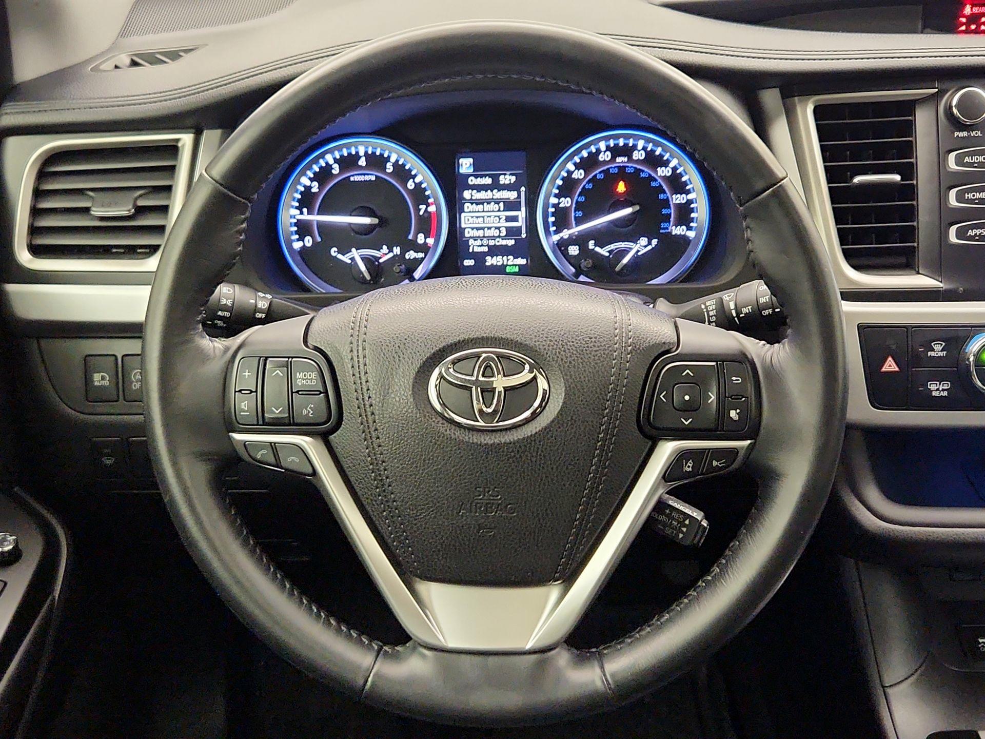 Thumbnail: 2017 Toyota Highlander - 10