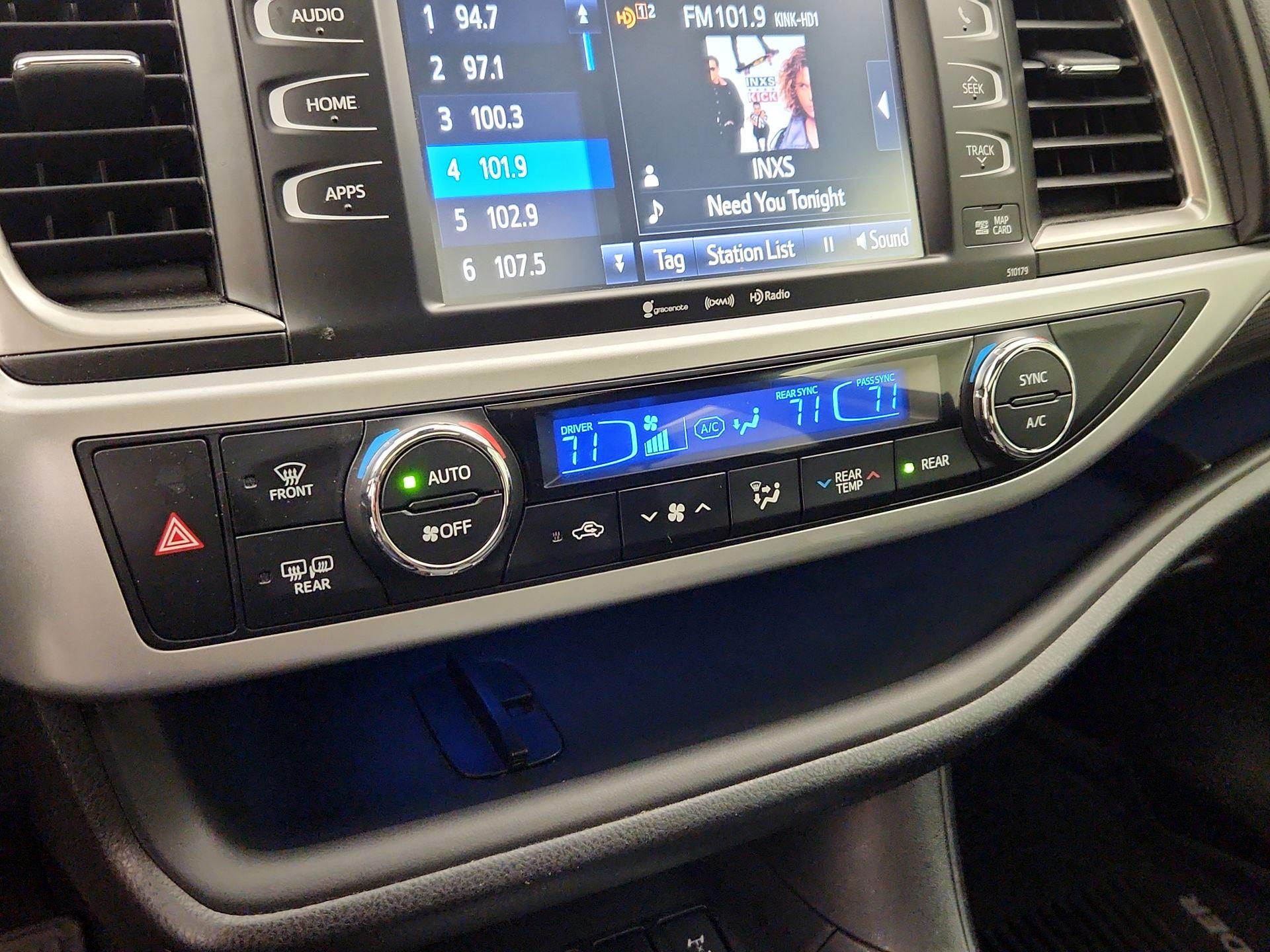 Thumbnail: 2017 Toyota Highlander - 17