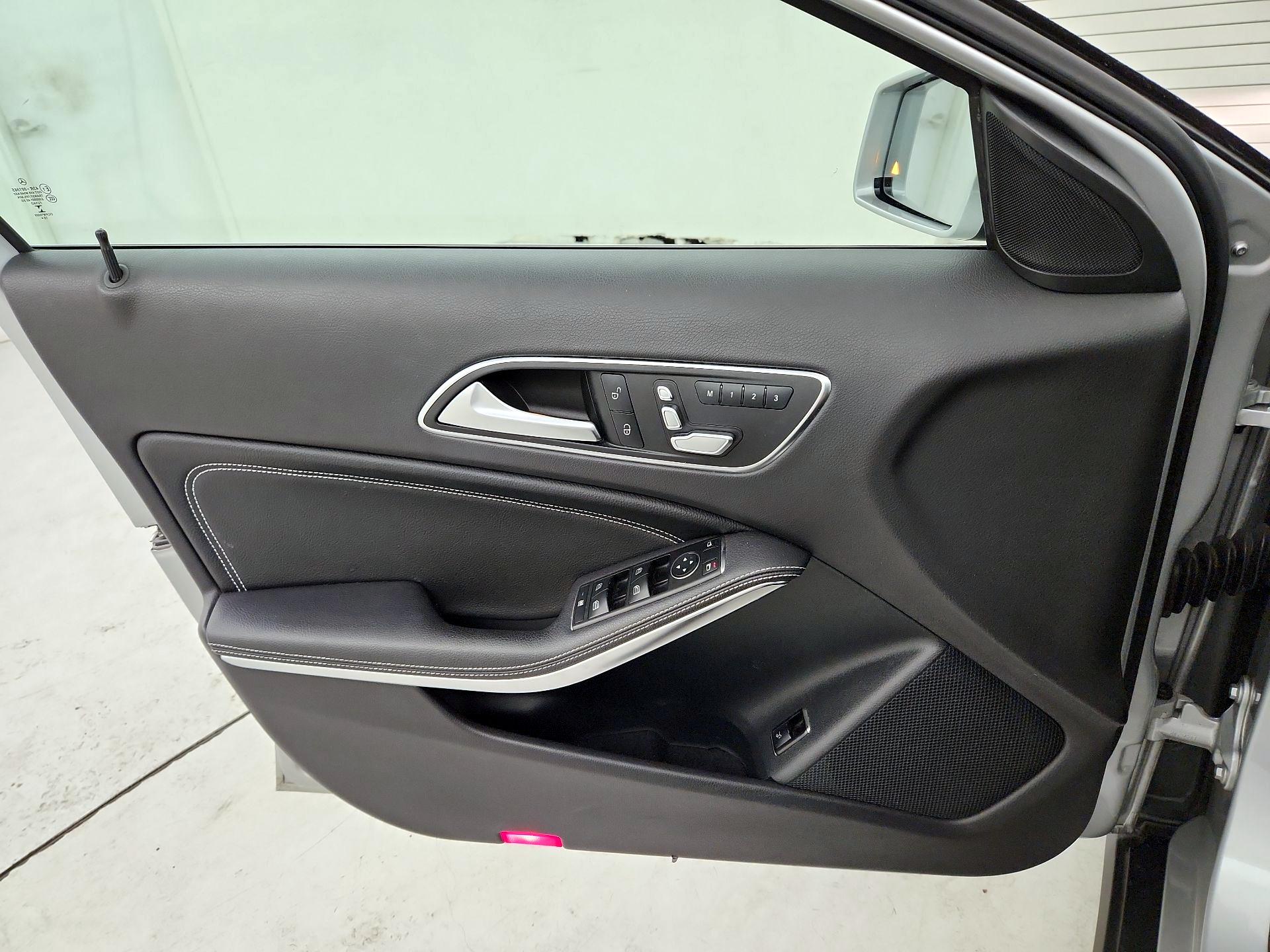 Thumbnail: 2018 Mercedes-Benz GLA - 10