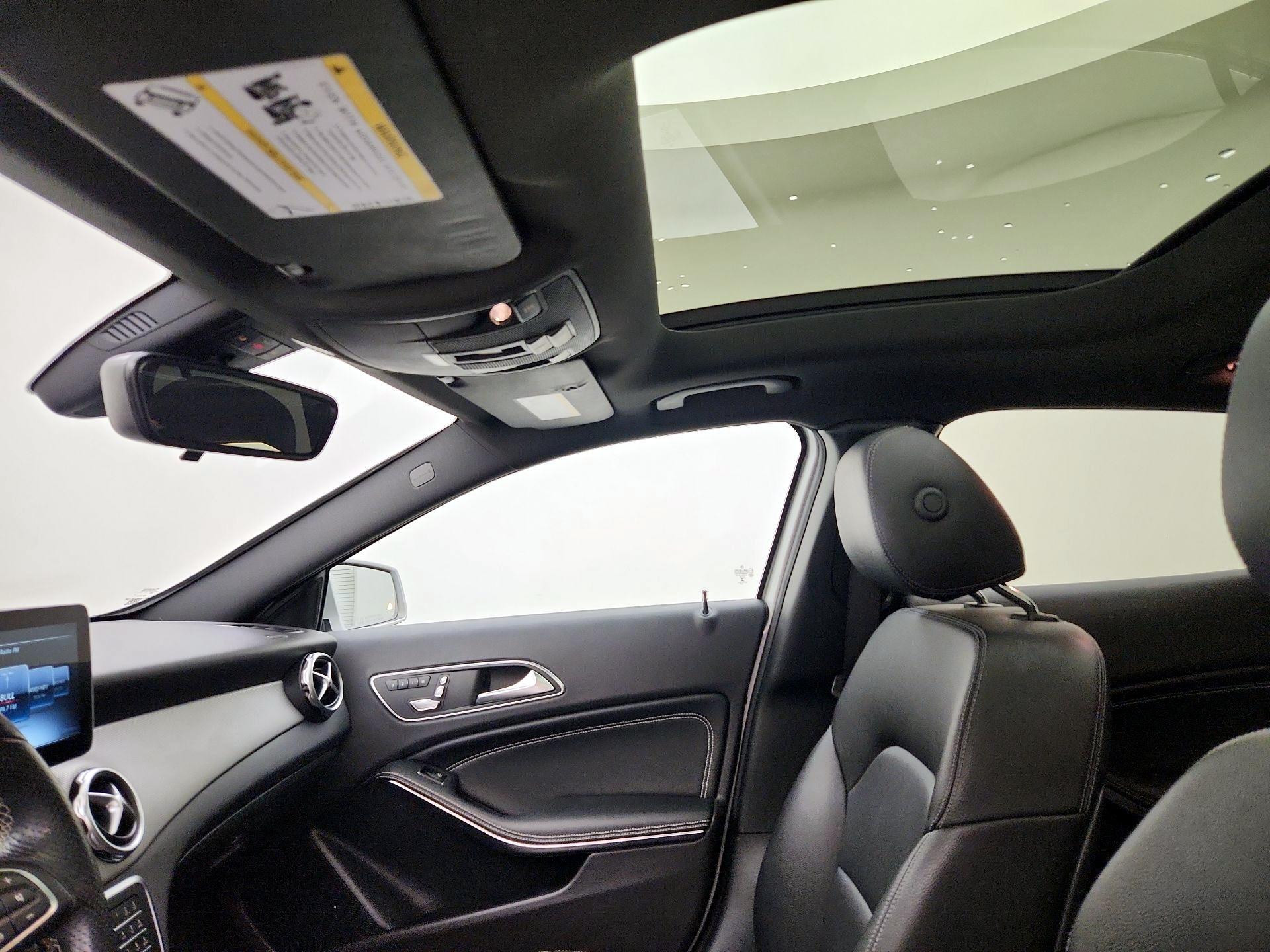 Thumbnail: 2018 Mercedes-Benz GLA - 17