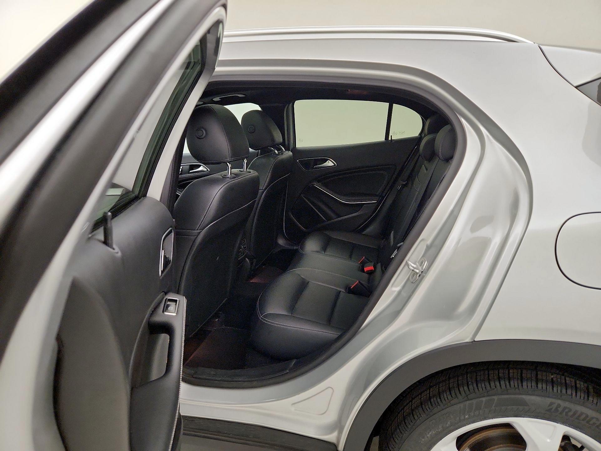 Thumbnail: 2018 Mercedes-Benz GLA - 18