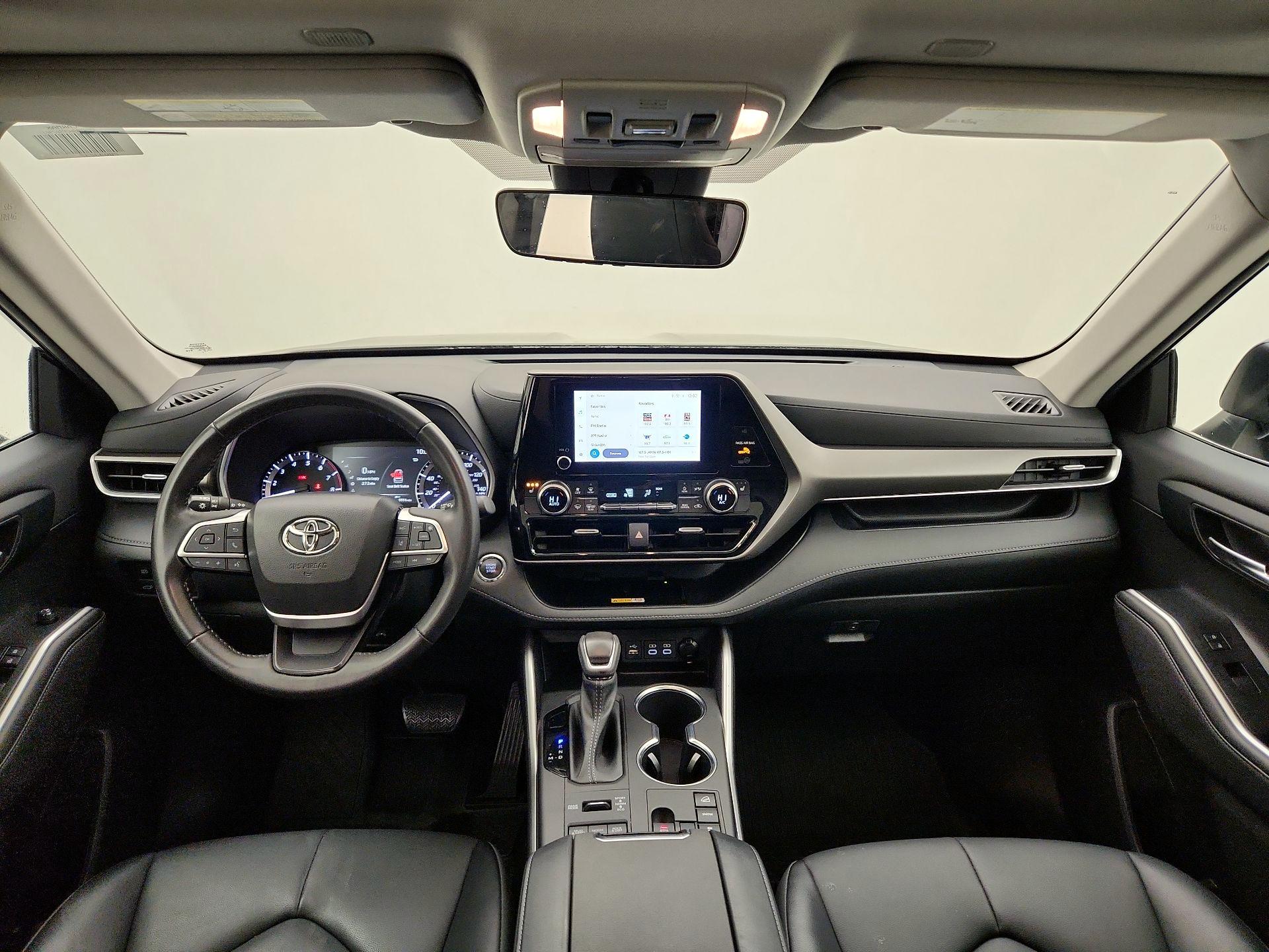 Thumbnail: 2023 Toyota Highlander - 9