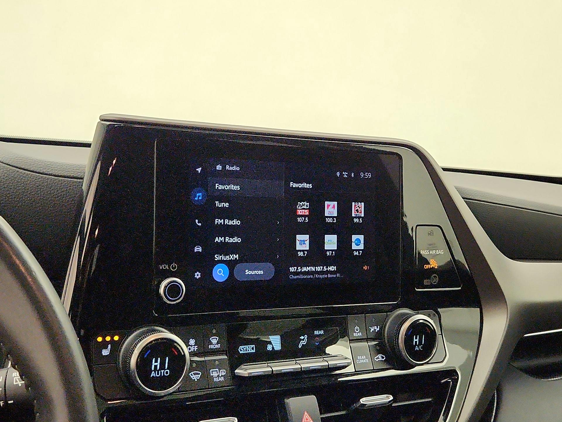 Thumbnail: 2023 Toyota Highlander - 15