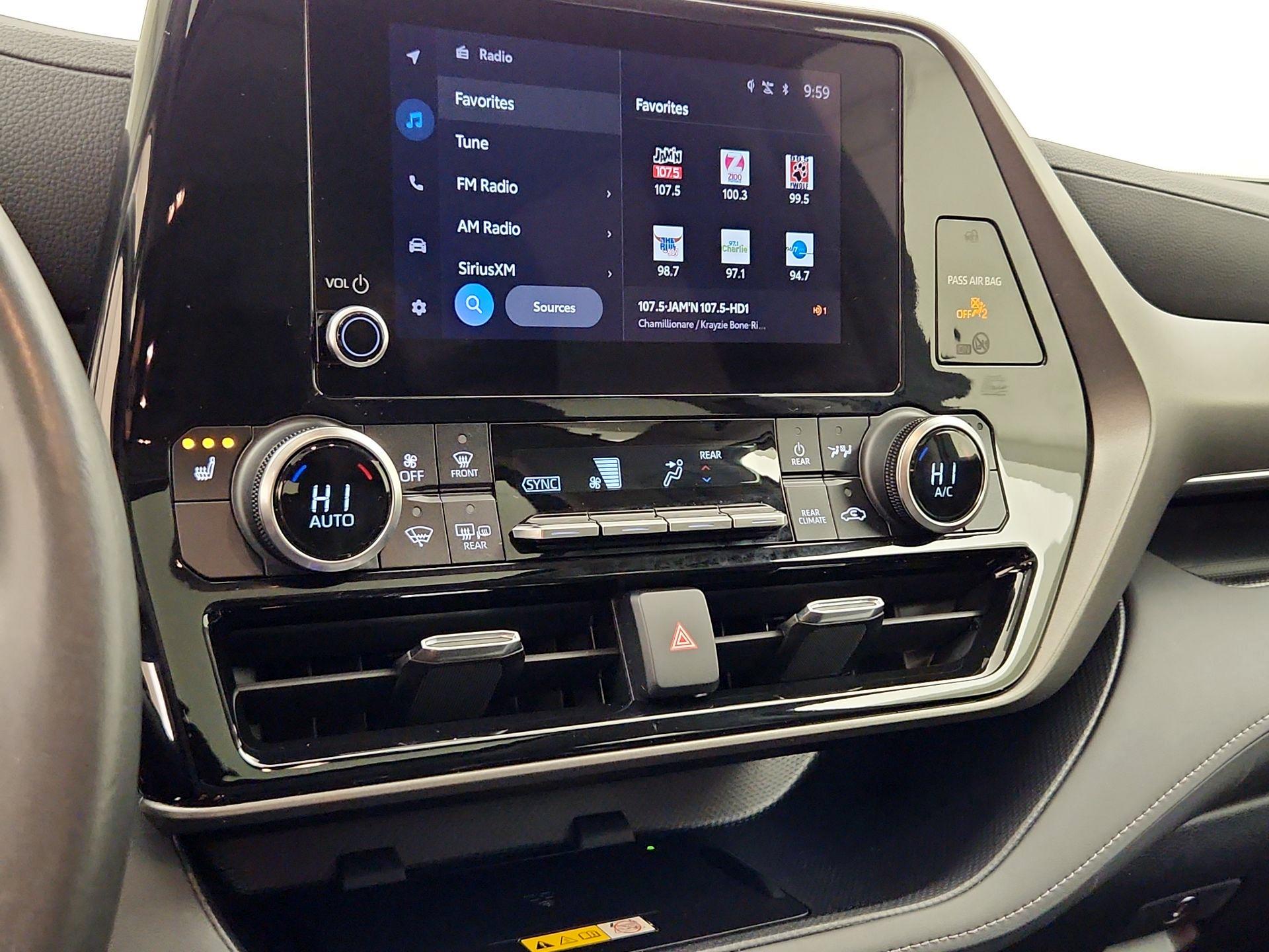 Thumbnail: 2023 Toyota Highlander - 16