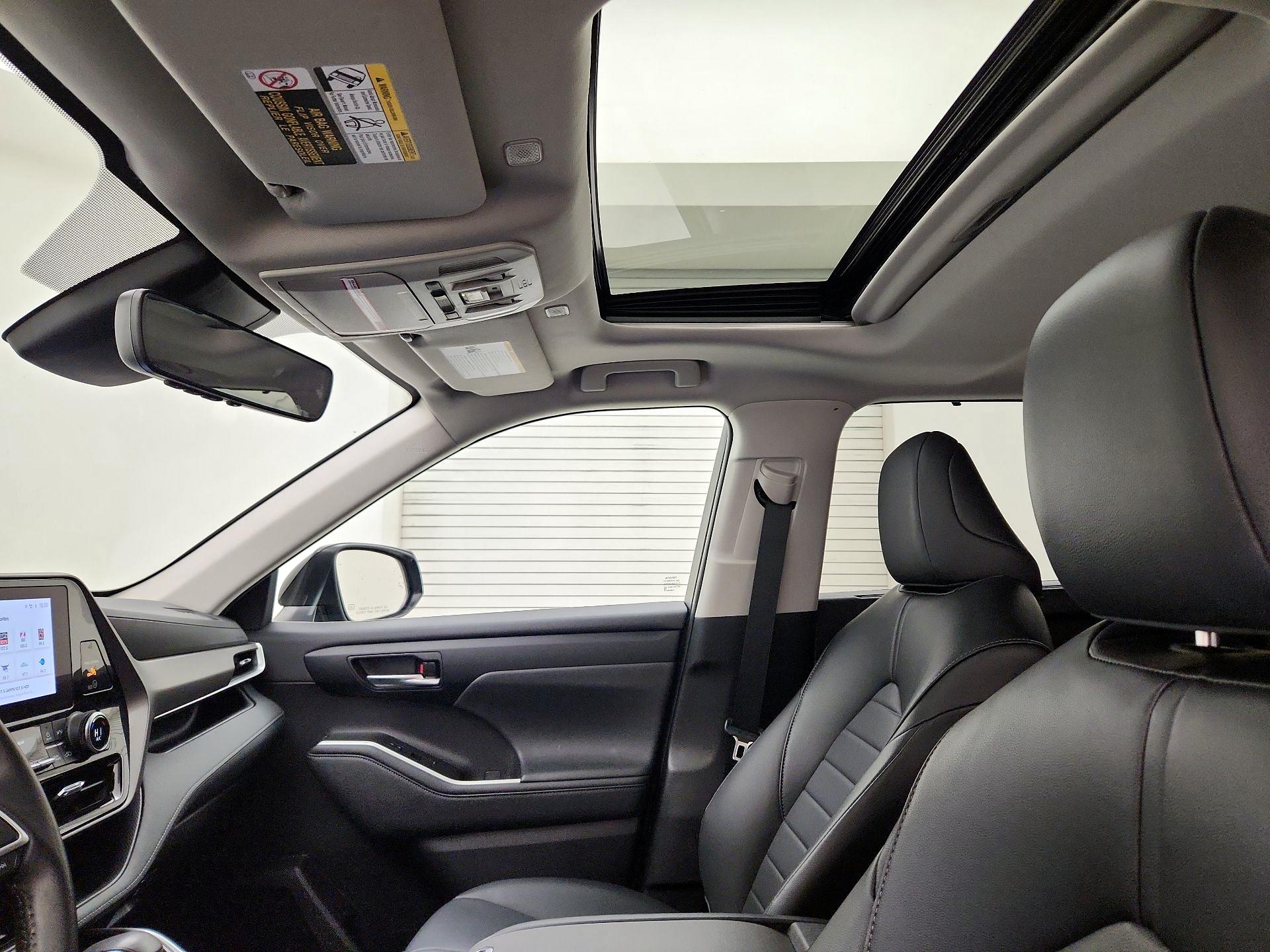 Thumbnail: 2023 Toyota Highlander - 19