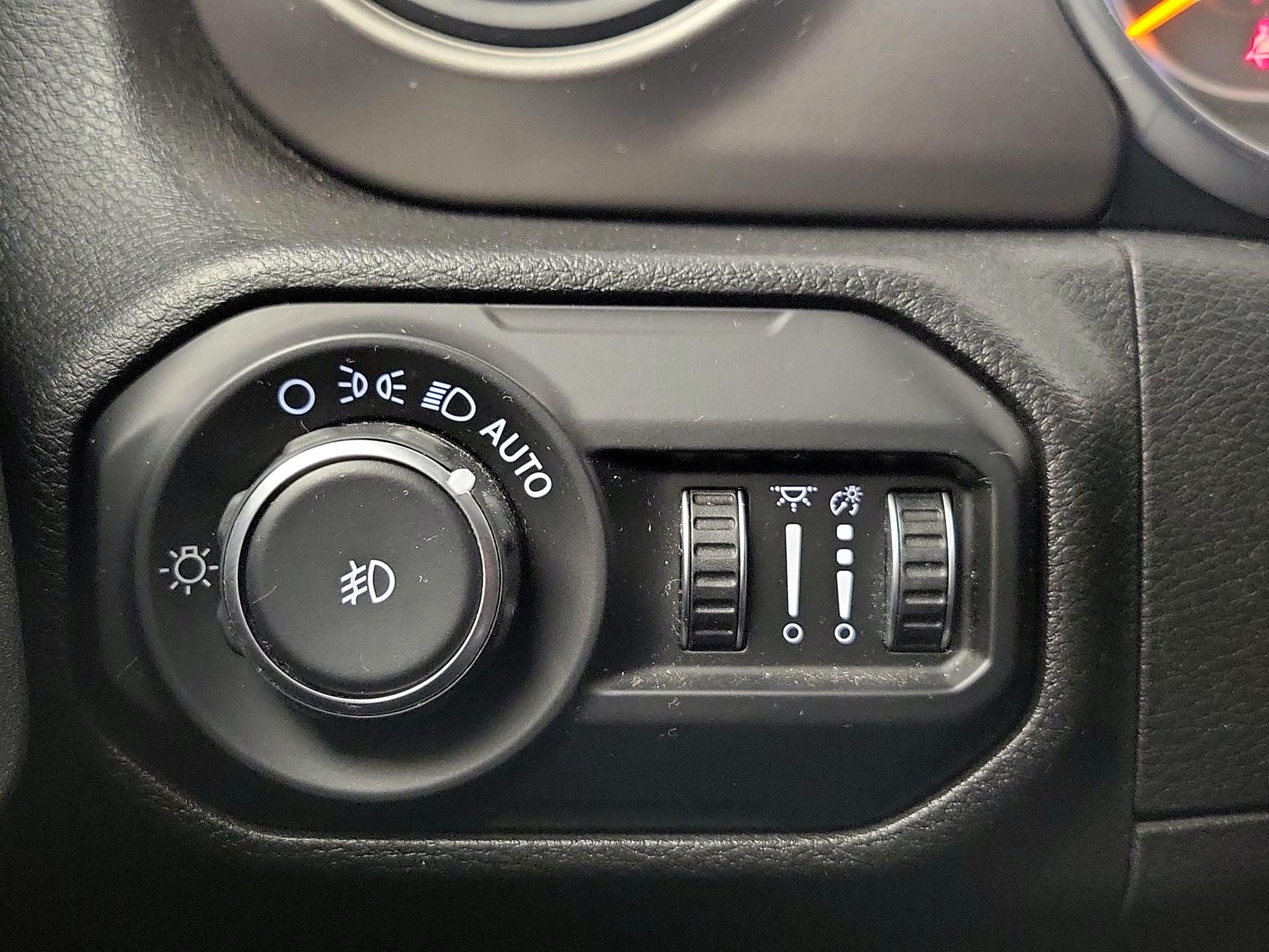 Thumbnail: 2018 Jeep Wrangler - 13