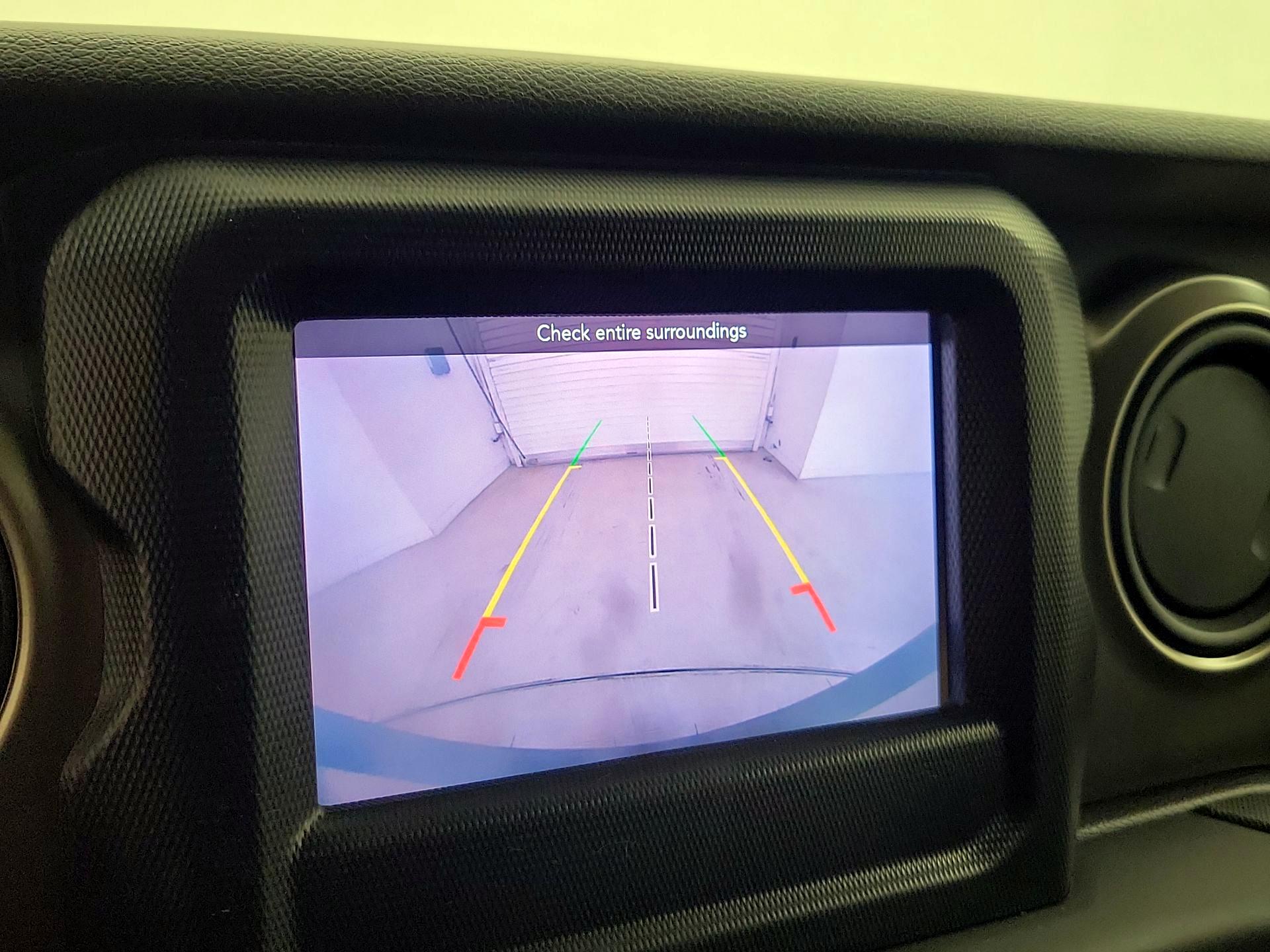 Thumbnail: 2018 Jeep Wrangler - 14