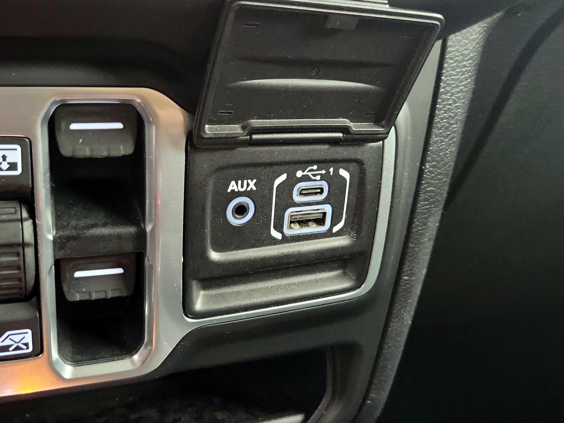 Thumbnail: 2018 Jeep Wrangler - 18