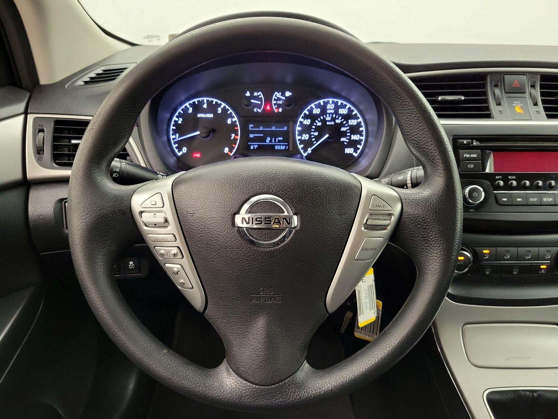 Thumbnail: 2015 Nissan Sentra - 10
