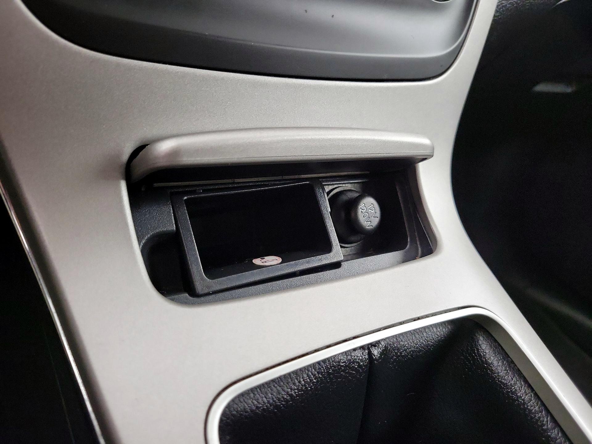 Thumbnail: 2015 Nissan Sentra - 17