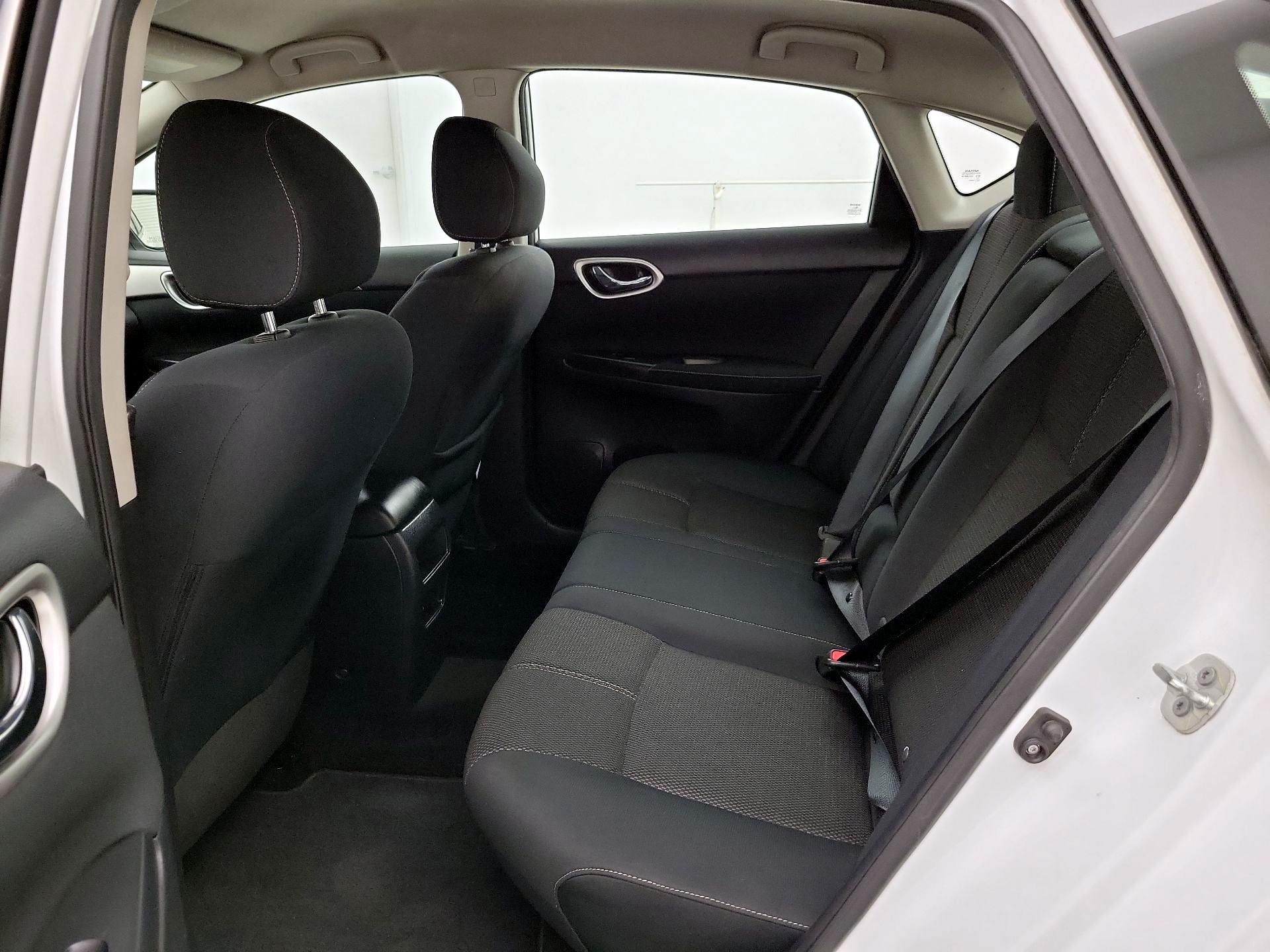 Thumbnail: 2015 Nissan Sentra - 18