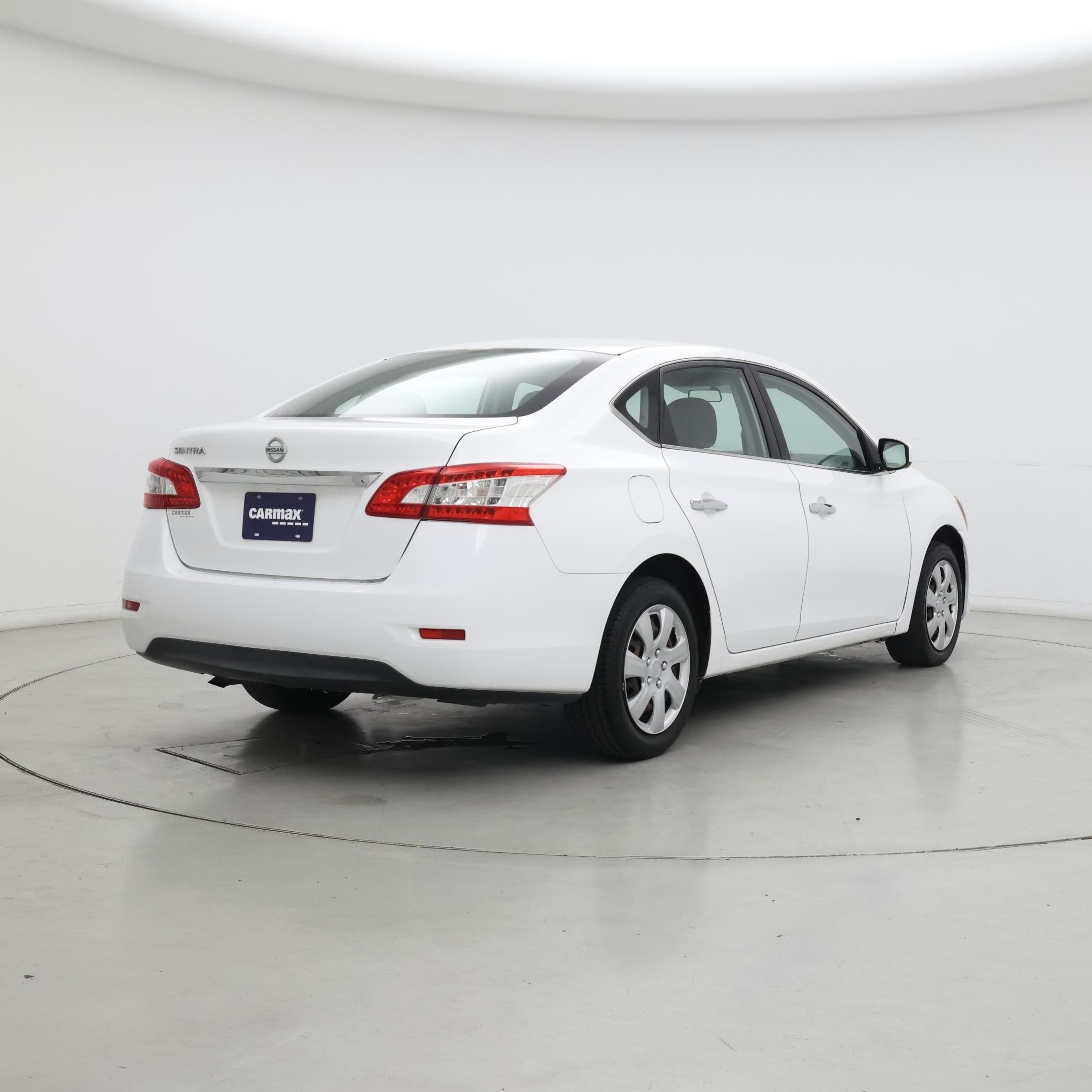 Thumbnail: 2015 Nissan Sentra - 8