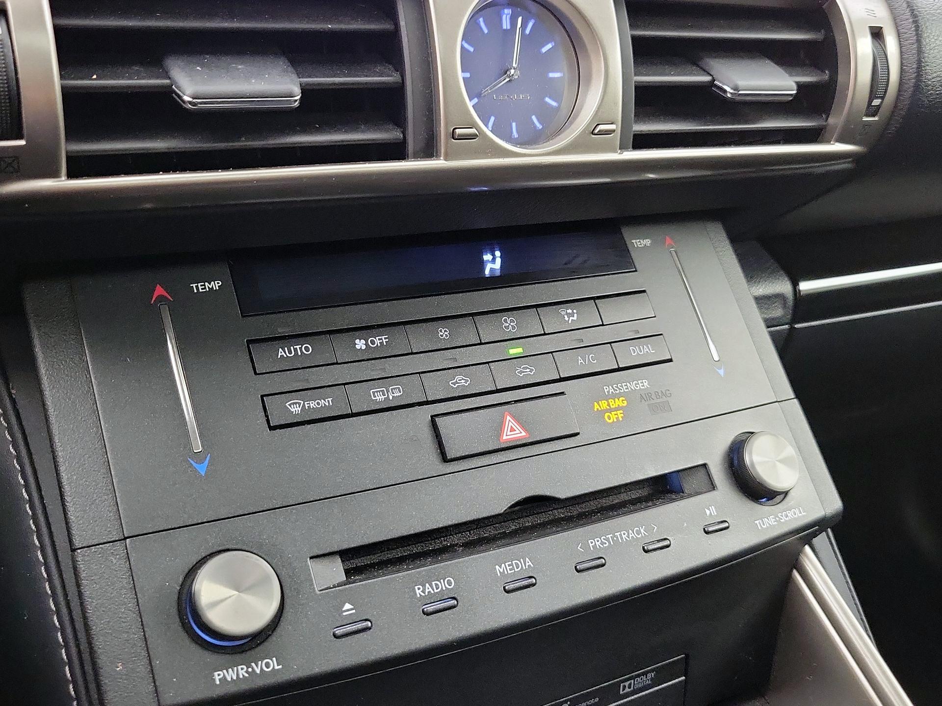 Thumbnail: 2015 Lexus IS - 17