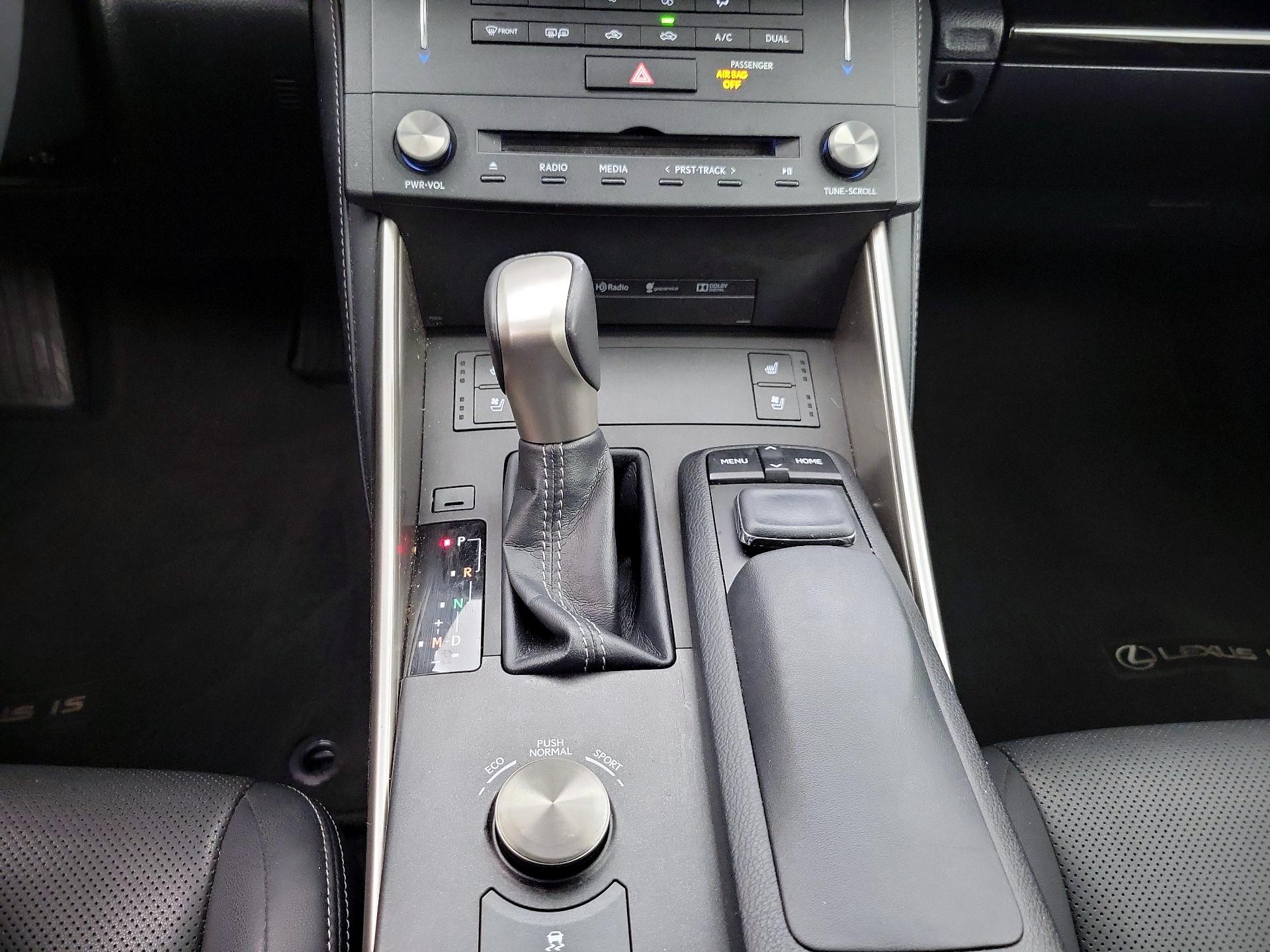 Thumbnail: 2015 Lexus IS - 18