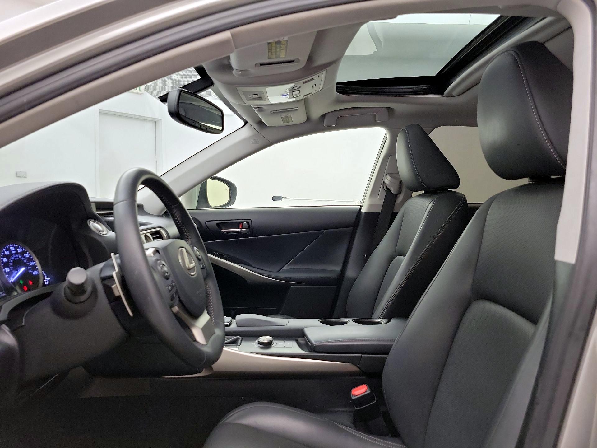 Thumbnail: 2015 Lexus IS - 20