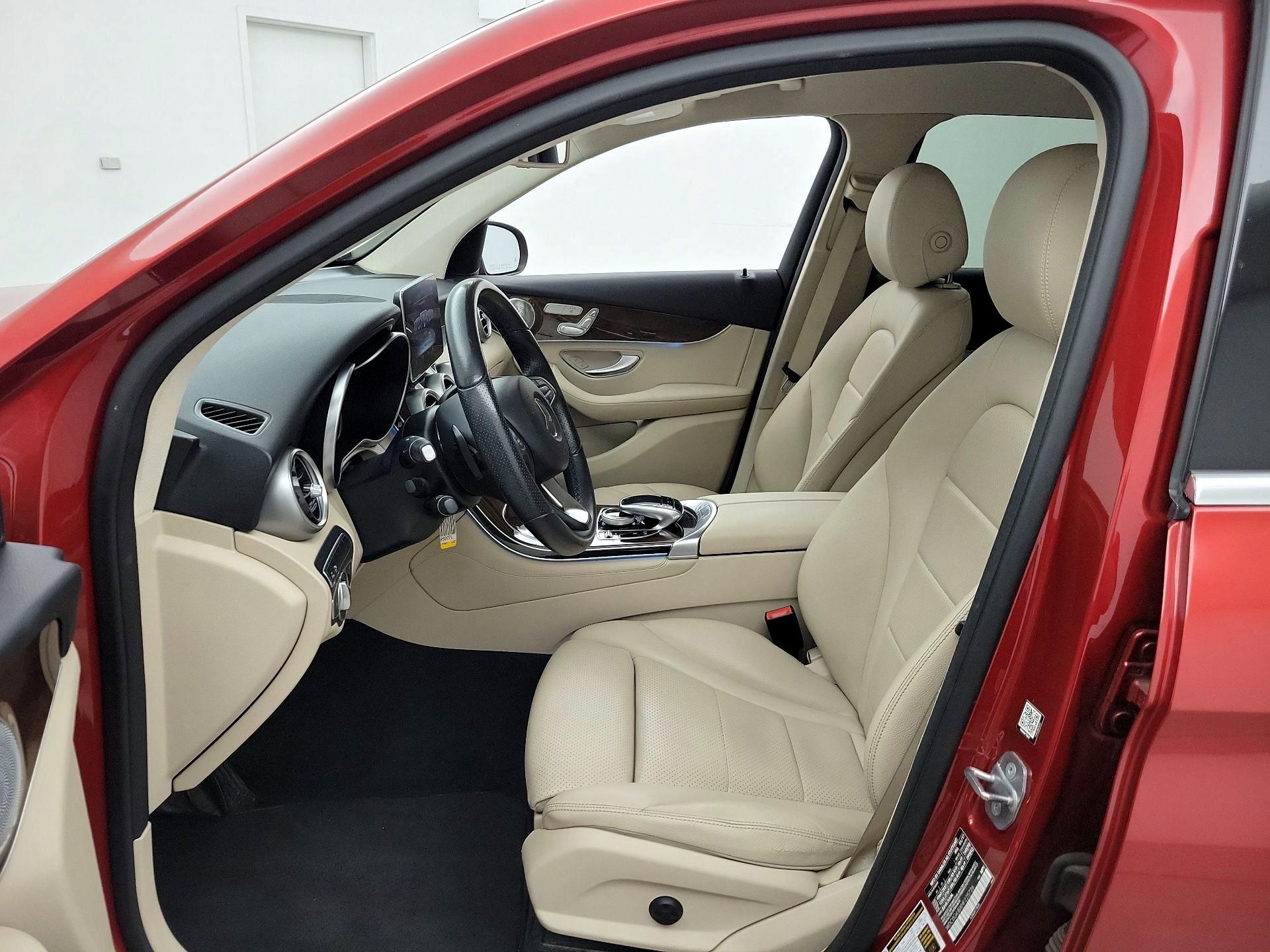 Thumbnail: 2017 Mercedes-Benz GLC - 11