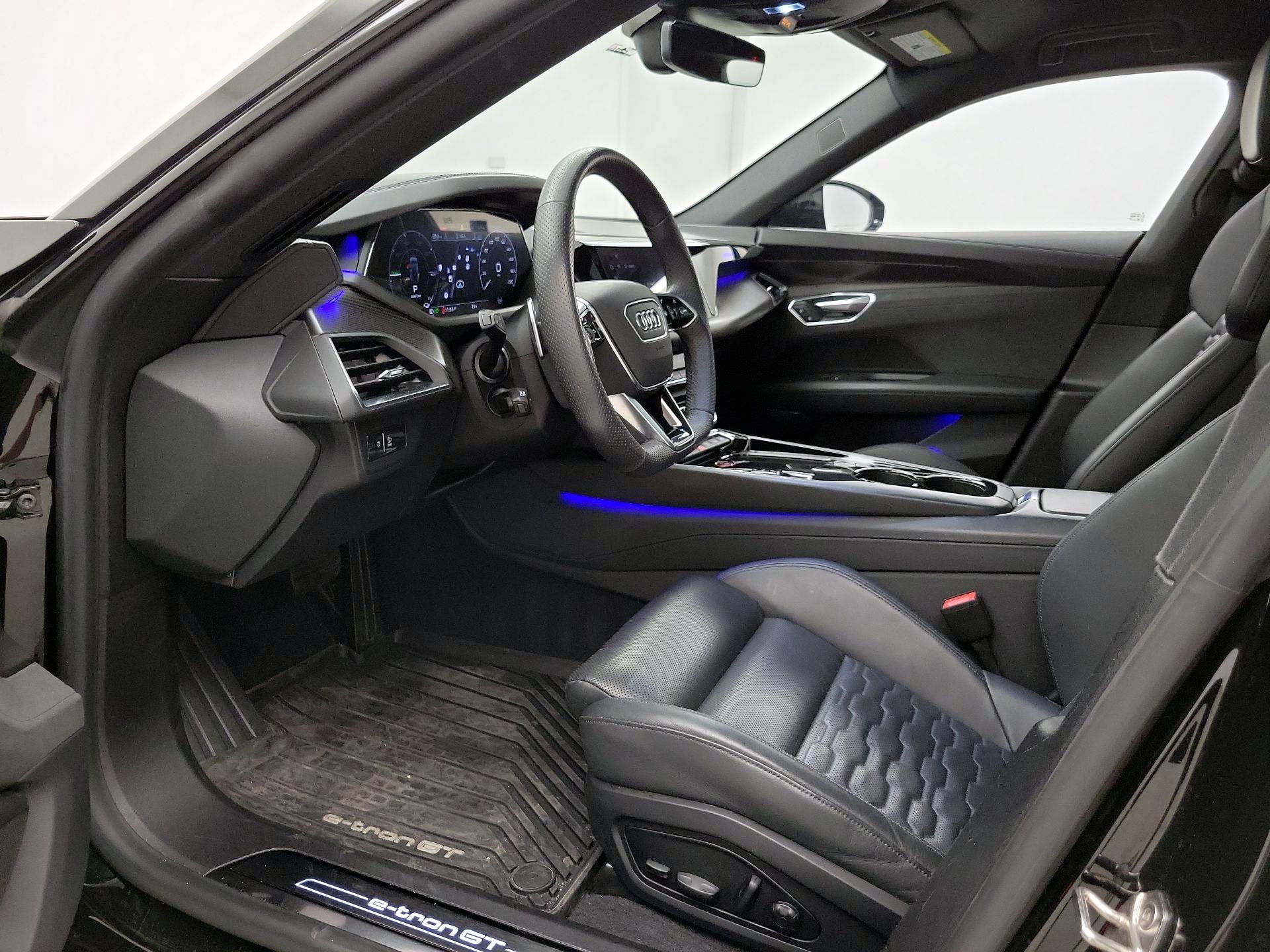 Thumbnail: 2022 Audi e-tron GT - 11