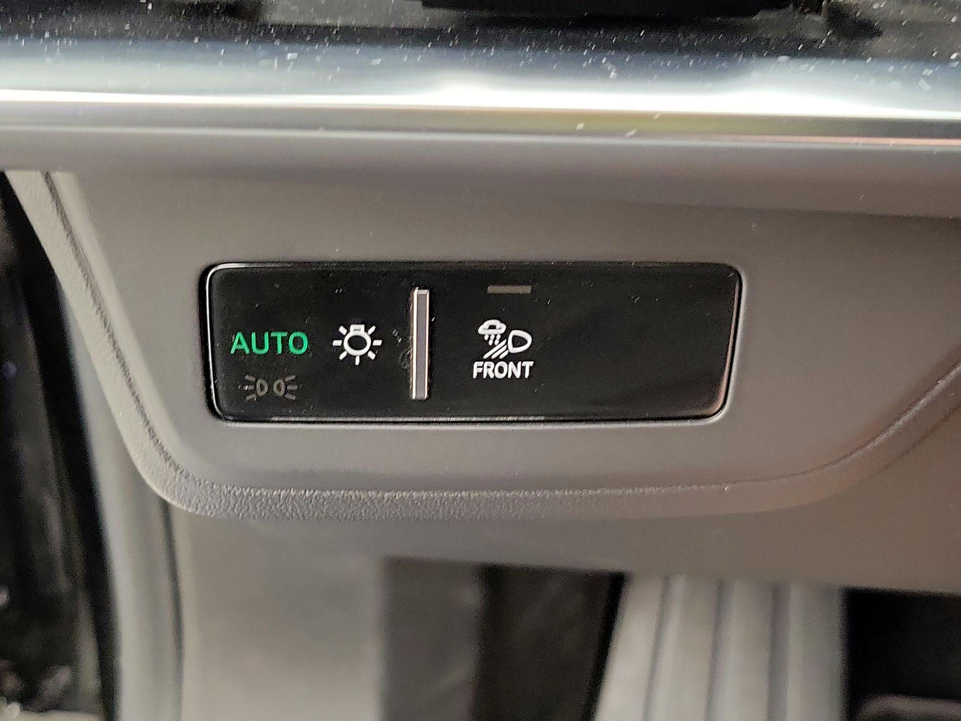 Thumbnail: 2022 Audi e-tron GT - 13