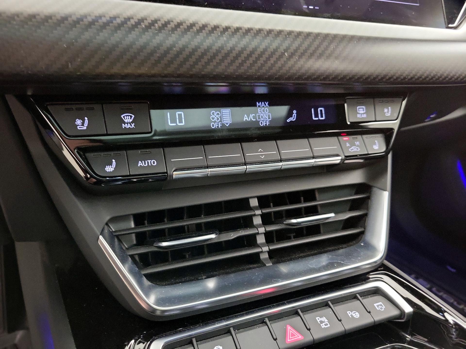 Thumbnail: 2022 Audi e-tron GT - 17