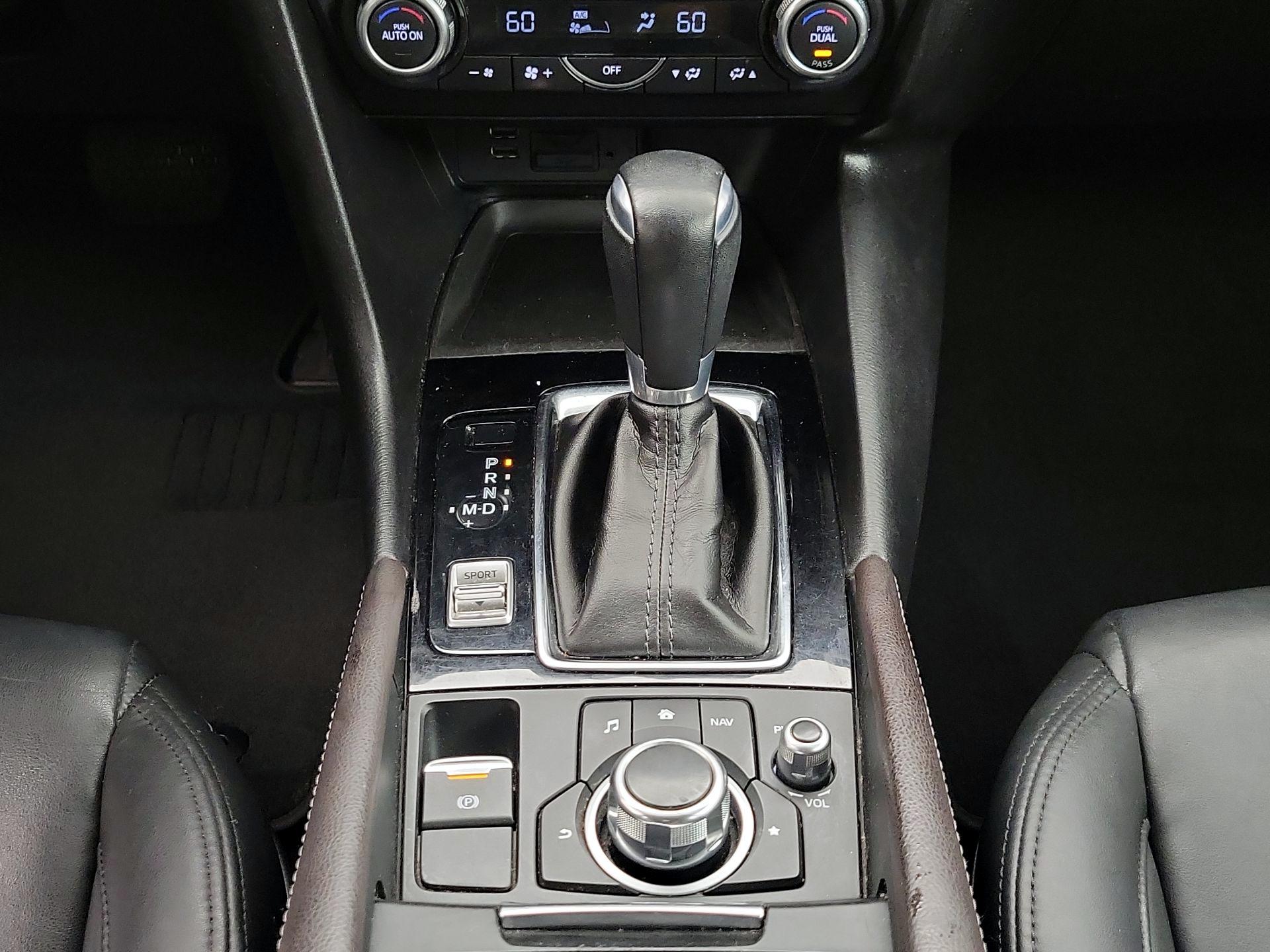 Thumbnail: 2018 Mazda Mazda3 - 17