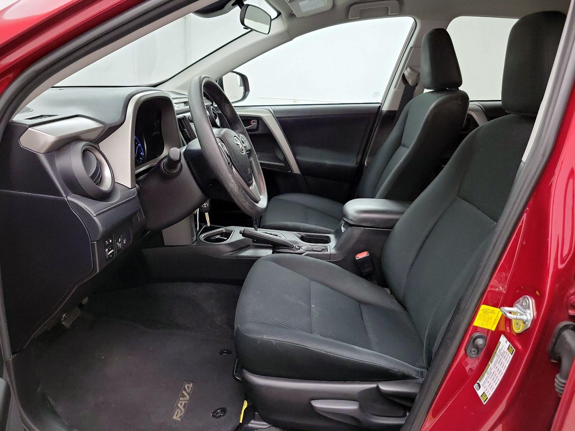 Thumbnail: 2018 Toyota RAV4 - 11