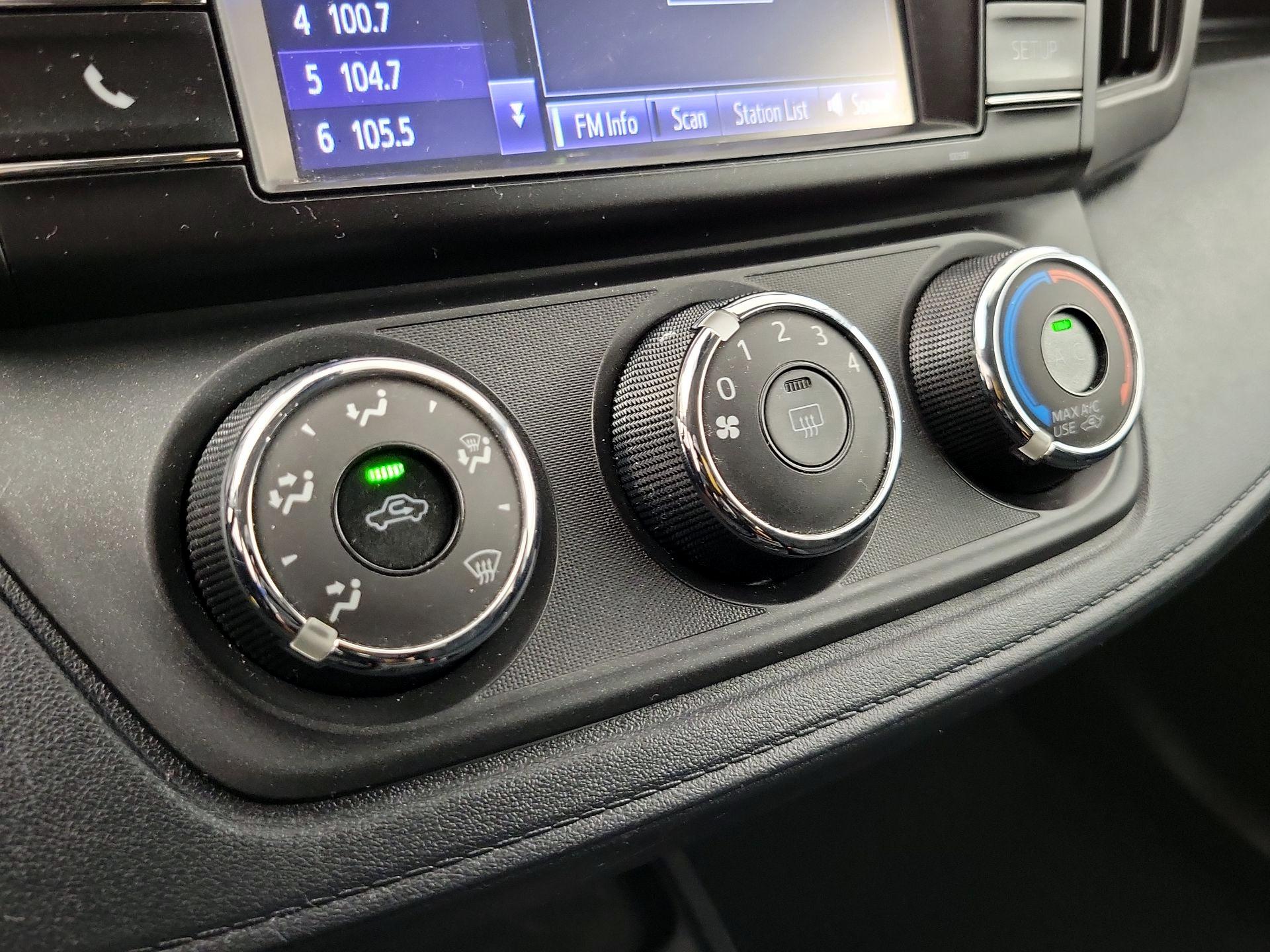 Thumbnail: 2018 Toyota RAV4 - 16