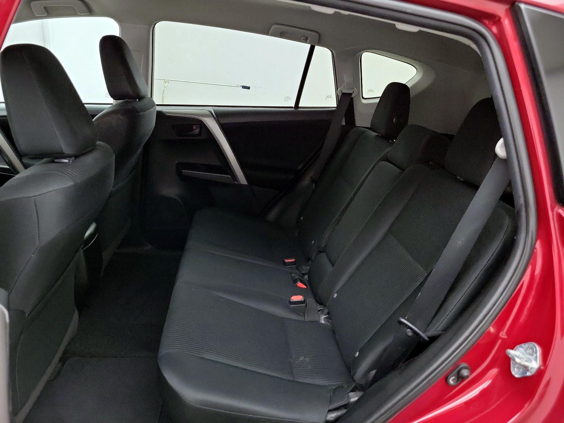 Thumbnail: 2018 Toyota RAV4 - 19