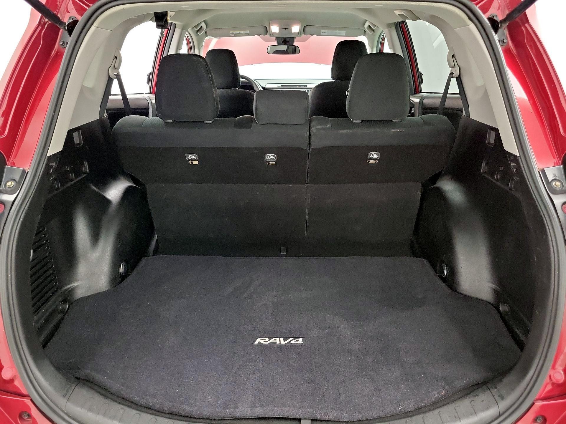 Thumbnail: 2018 Toyota RAV4 - 20