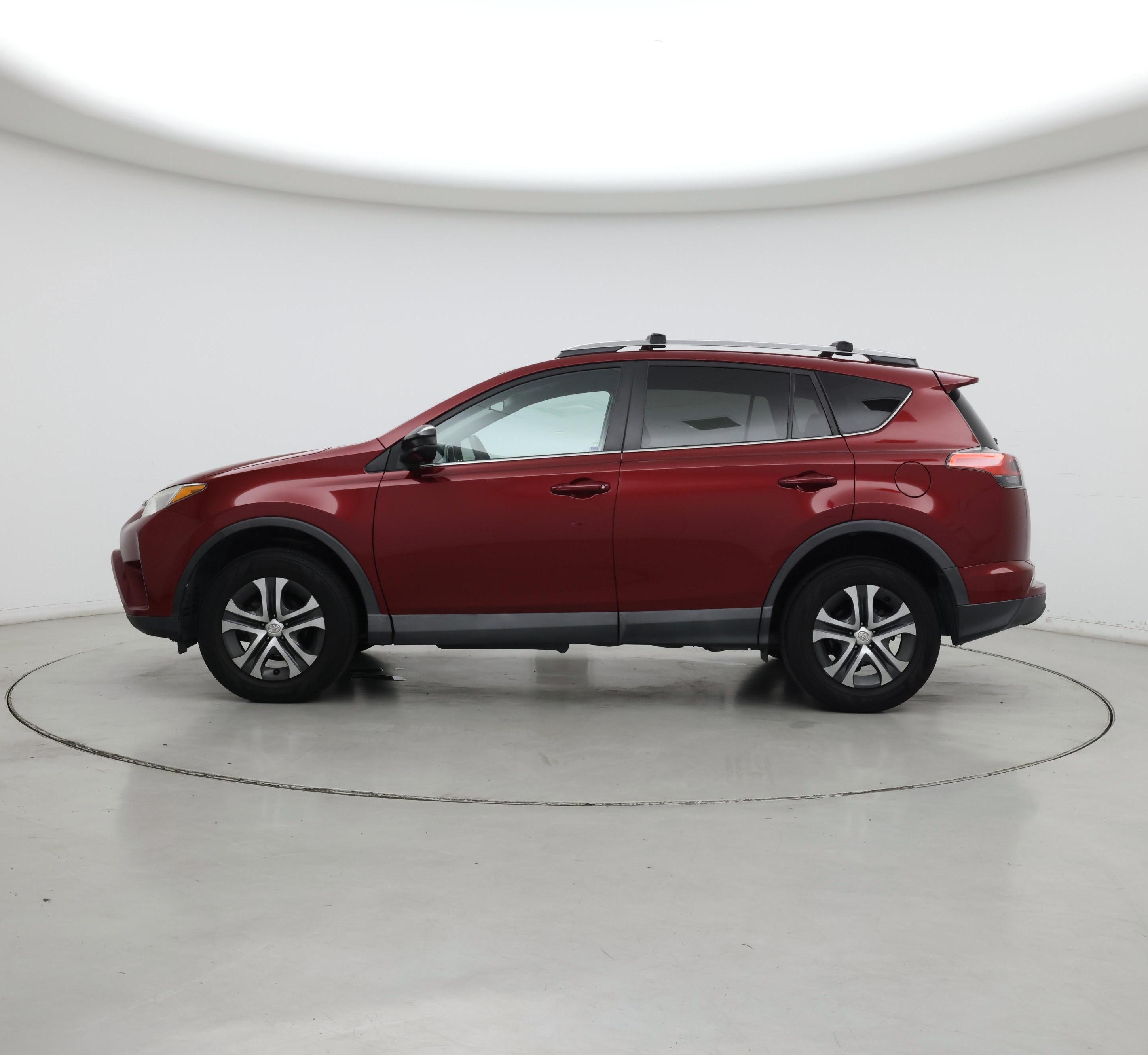 Thumbnail: 2018 Toyota RAV4 - 3