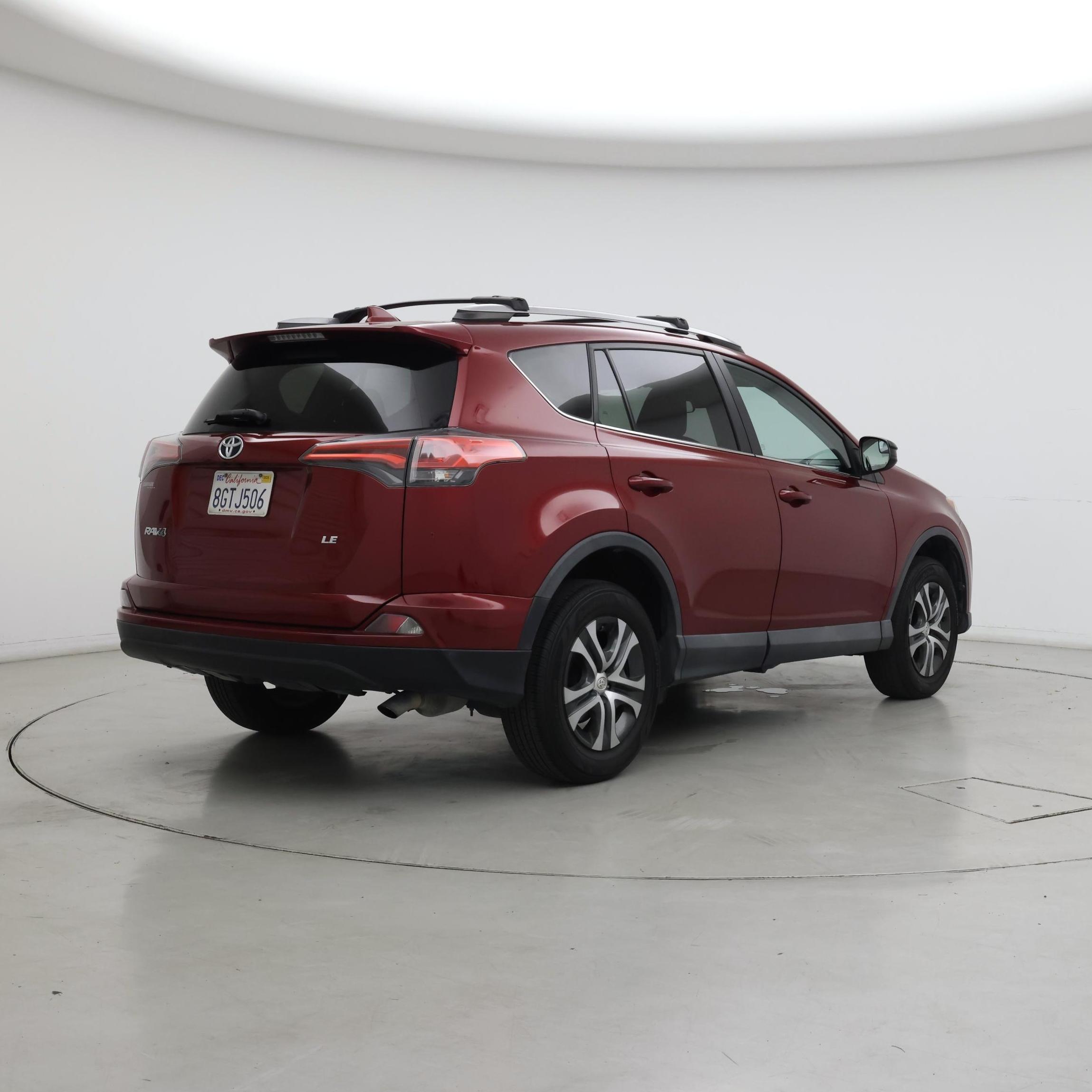 Thumbnail: 2018 Toyota RAV4 - 8